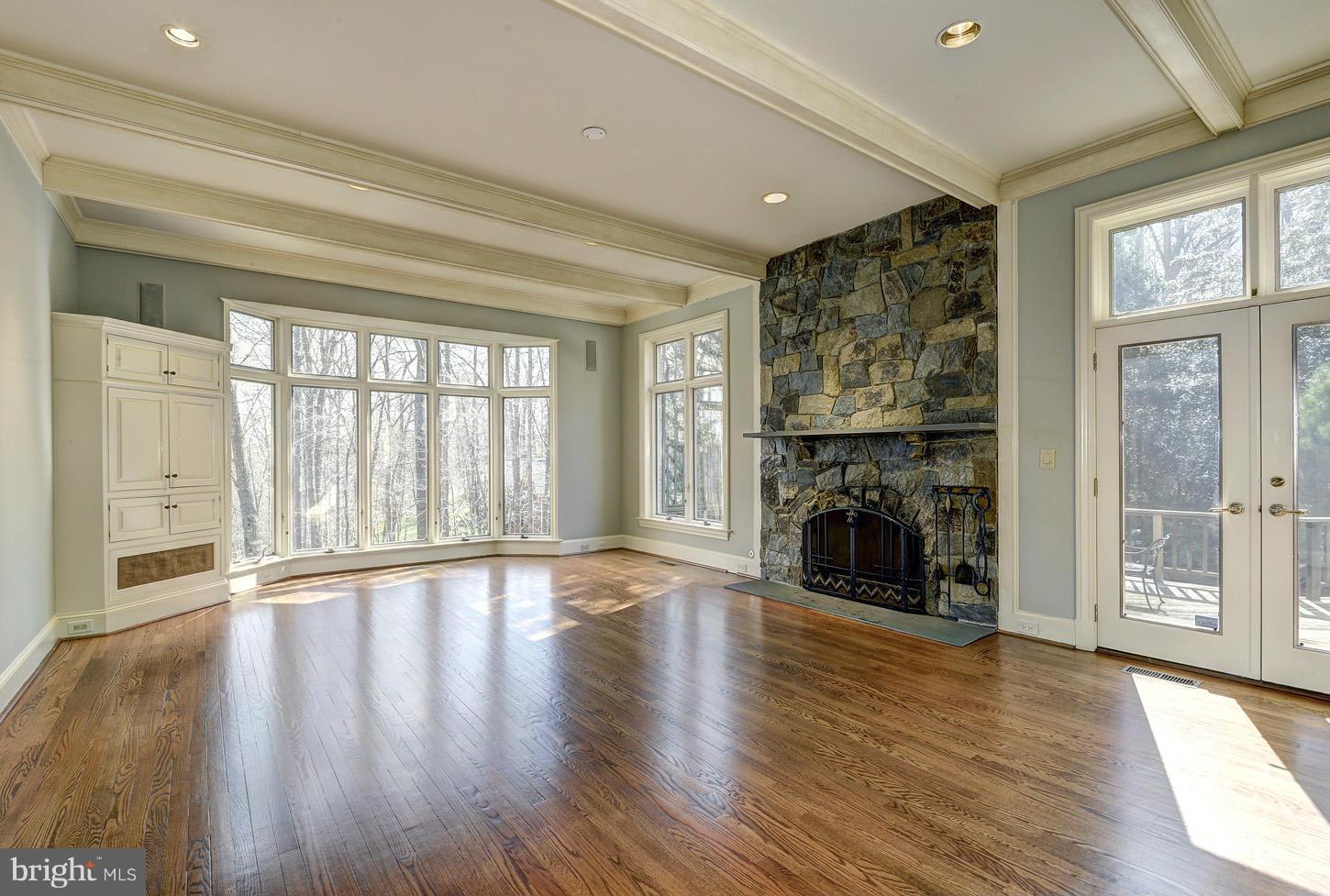 HUNTER'S CREST - Residential