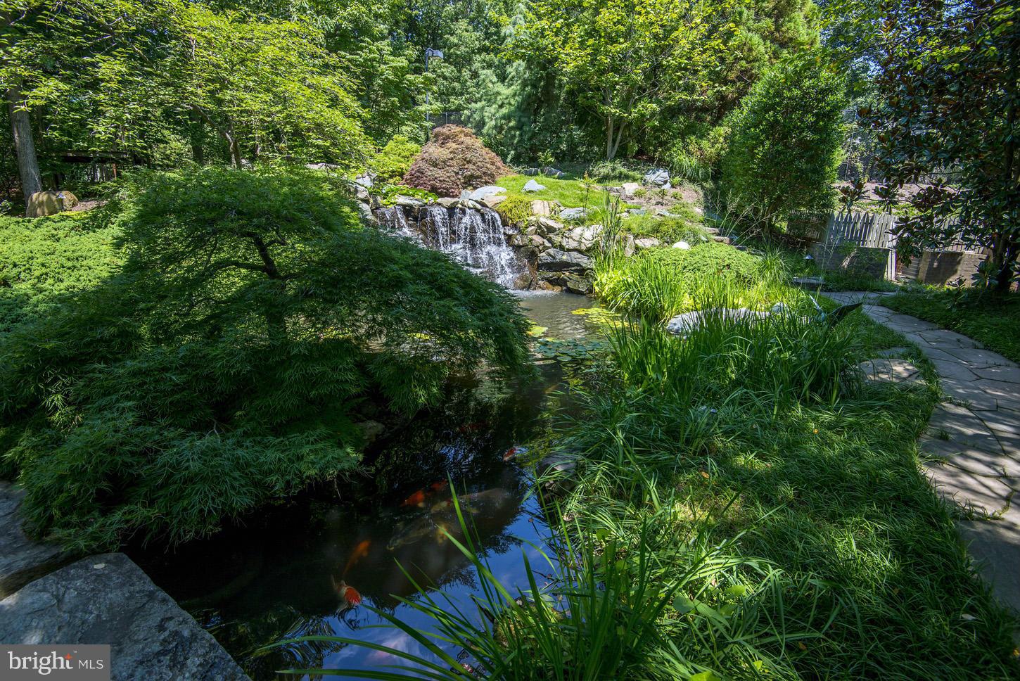 HUNTER'S CREST - Residential