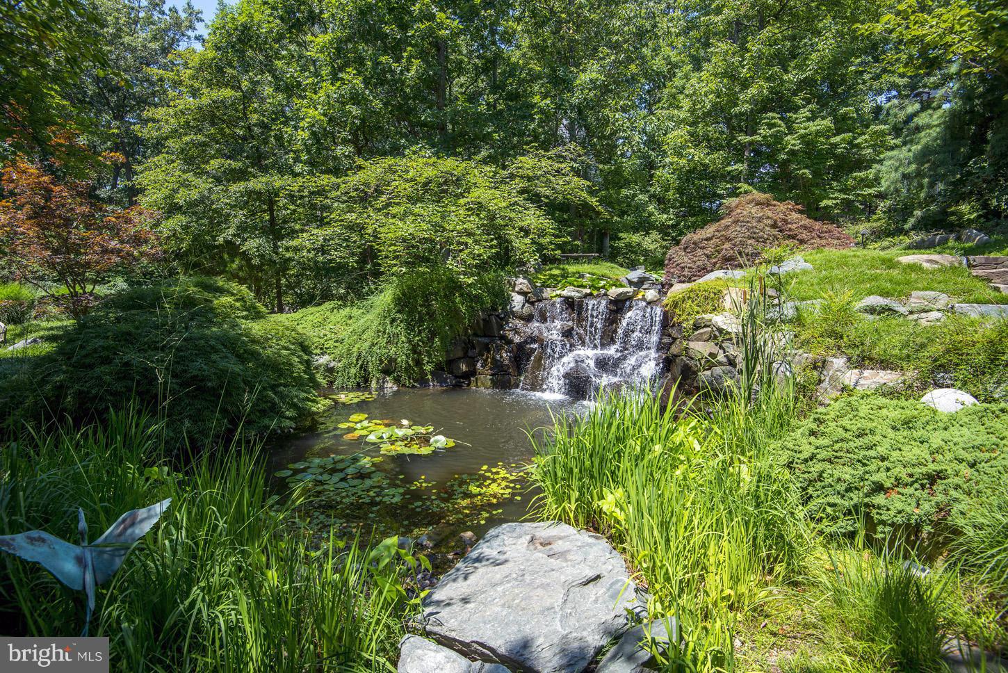 HUNTER'S CREST - Residential