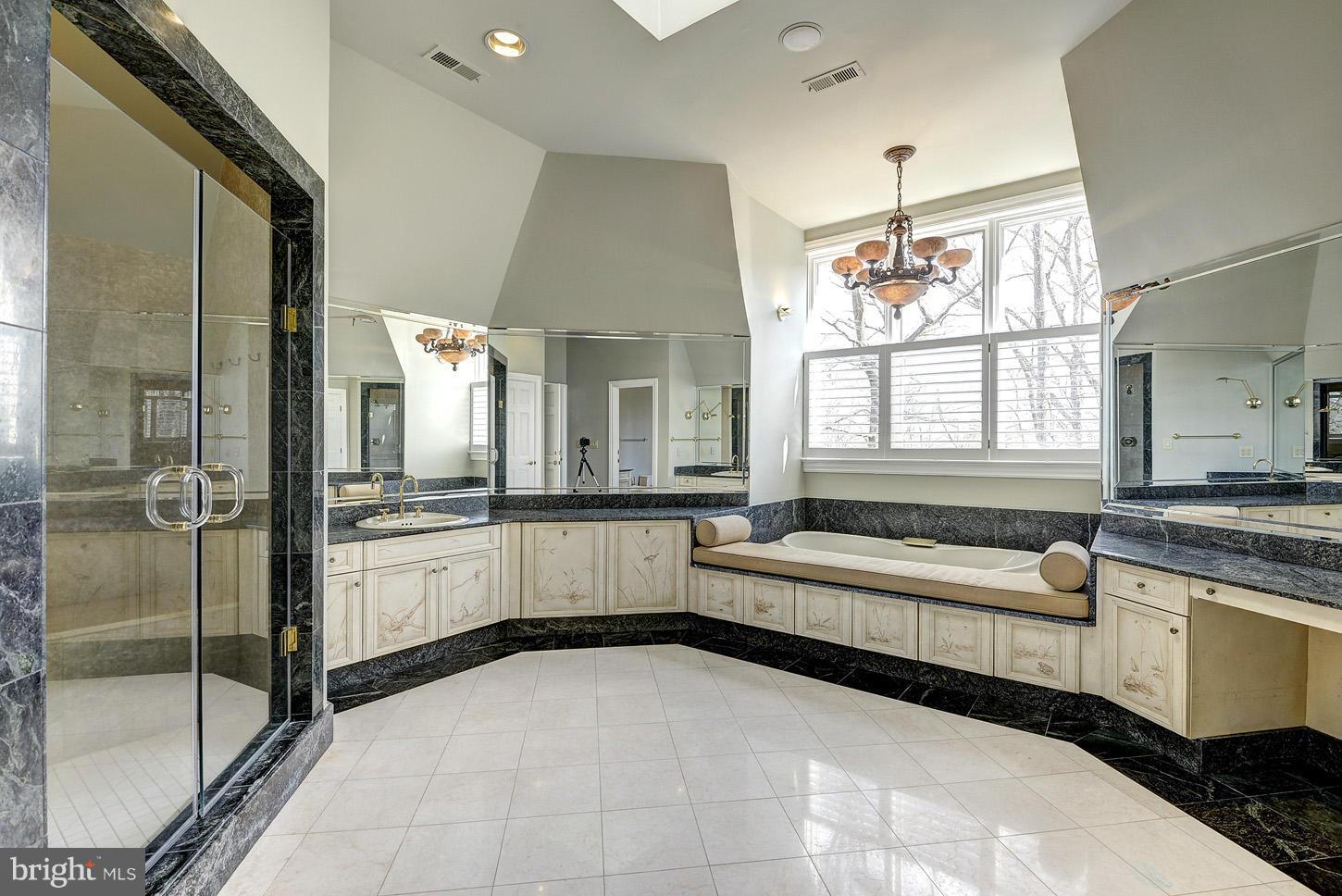 HUNTER'S CREST - Residential