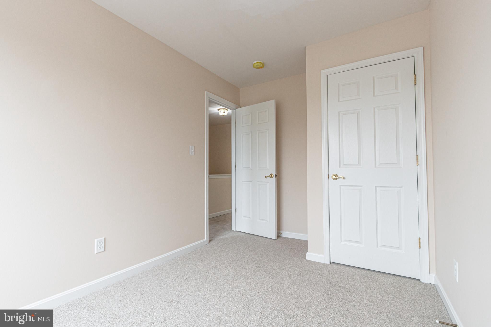 COLONIAL CROSSINGS - Residential