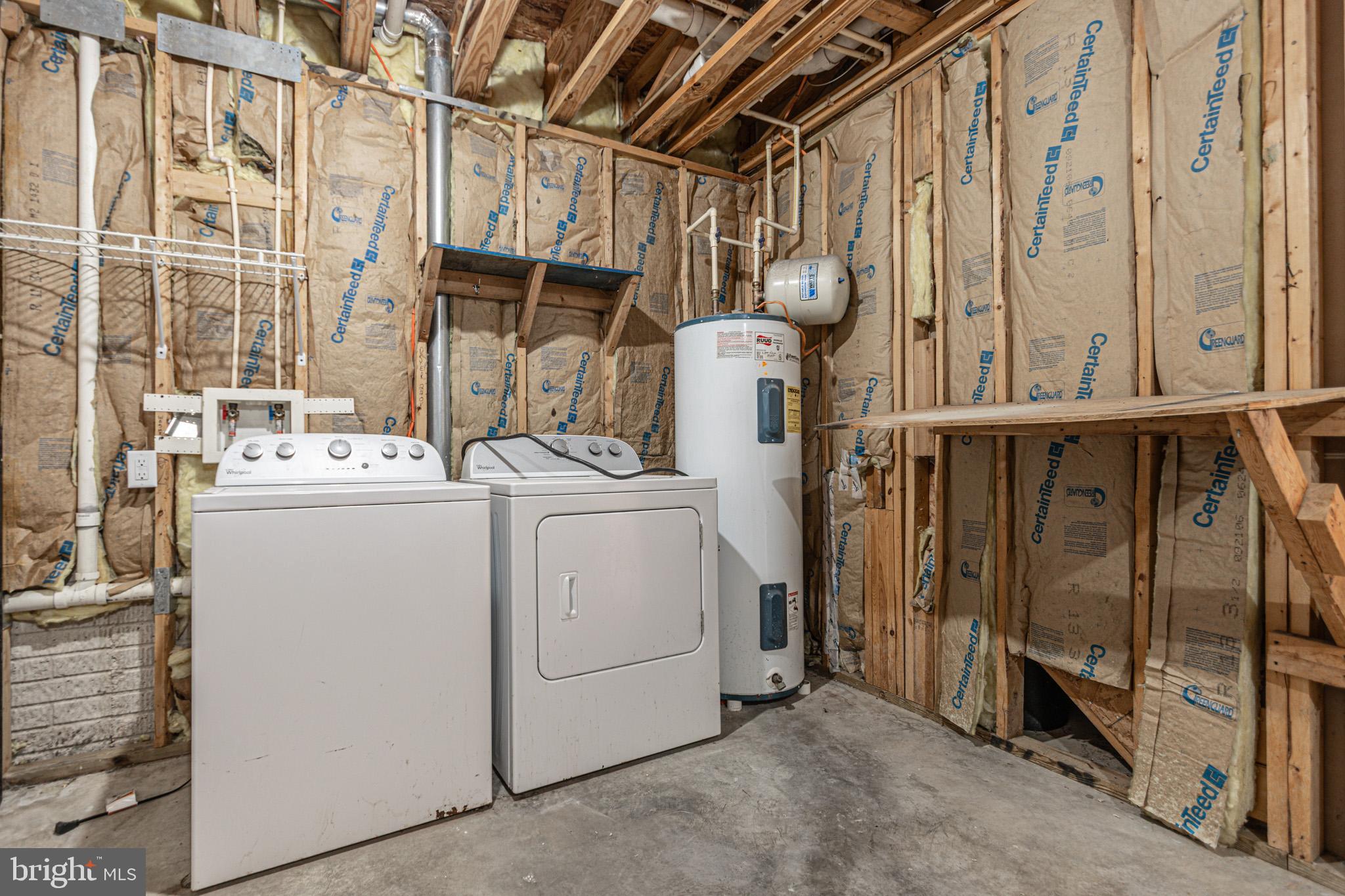 COLONIAL CROSSINGS - Residential