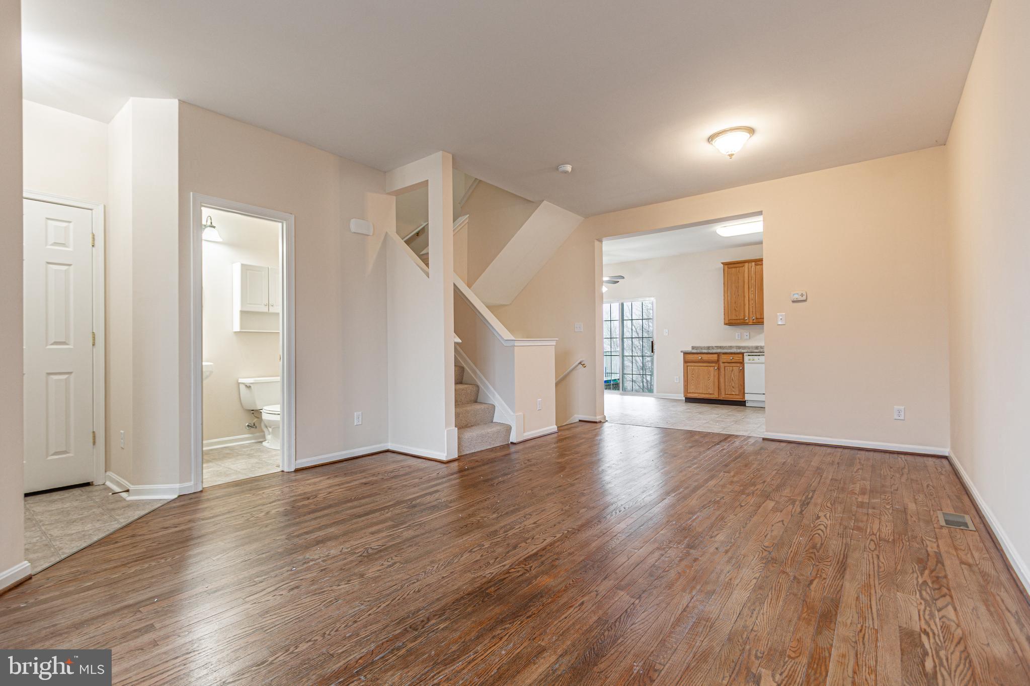 COLONIAL CROSSINGS - Residential