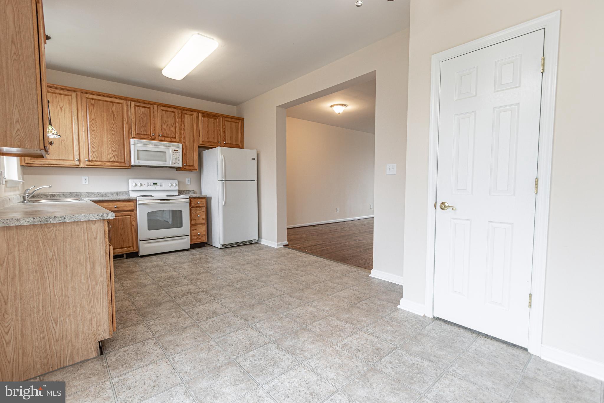 COLONIAL CROSSINGS - Residential