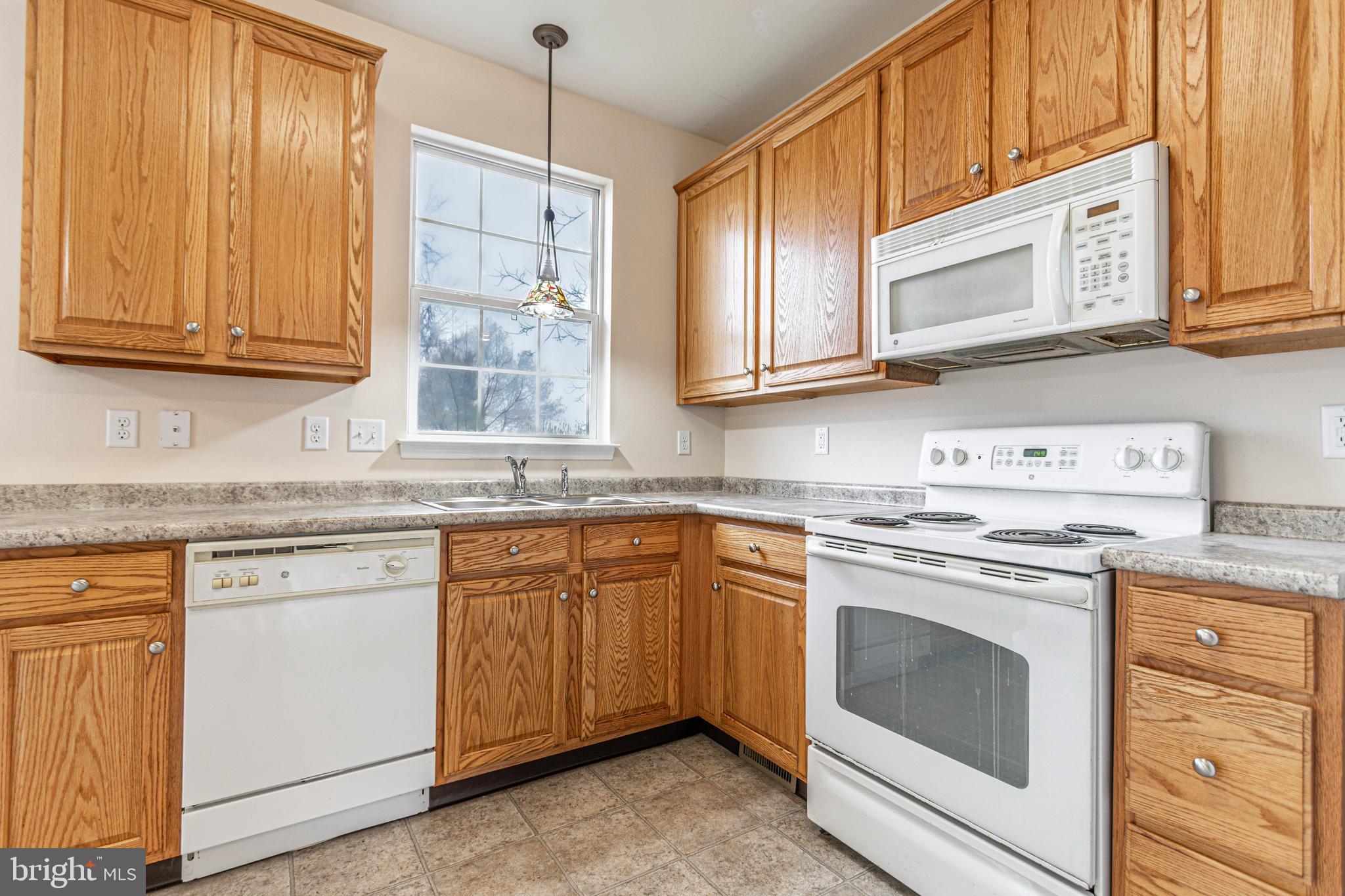 COLONIAL CROSSINGS - Residential