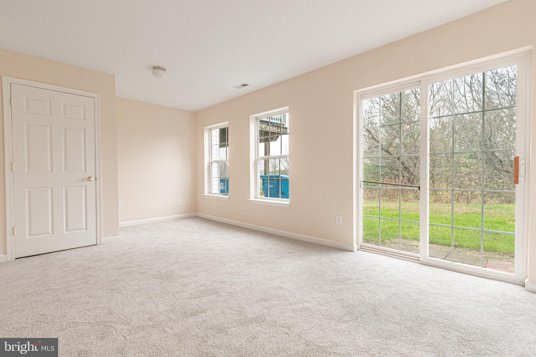 COLONIAL CROSSINGS - Residential