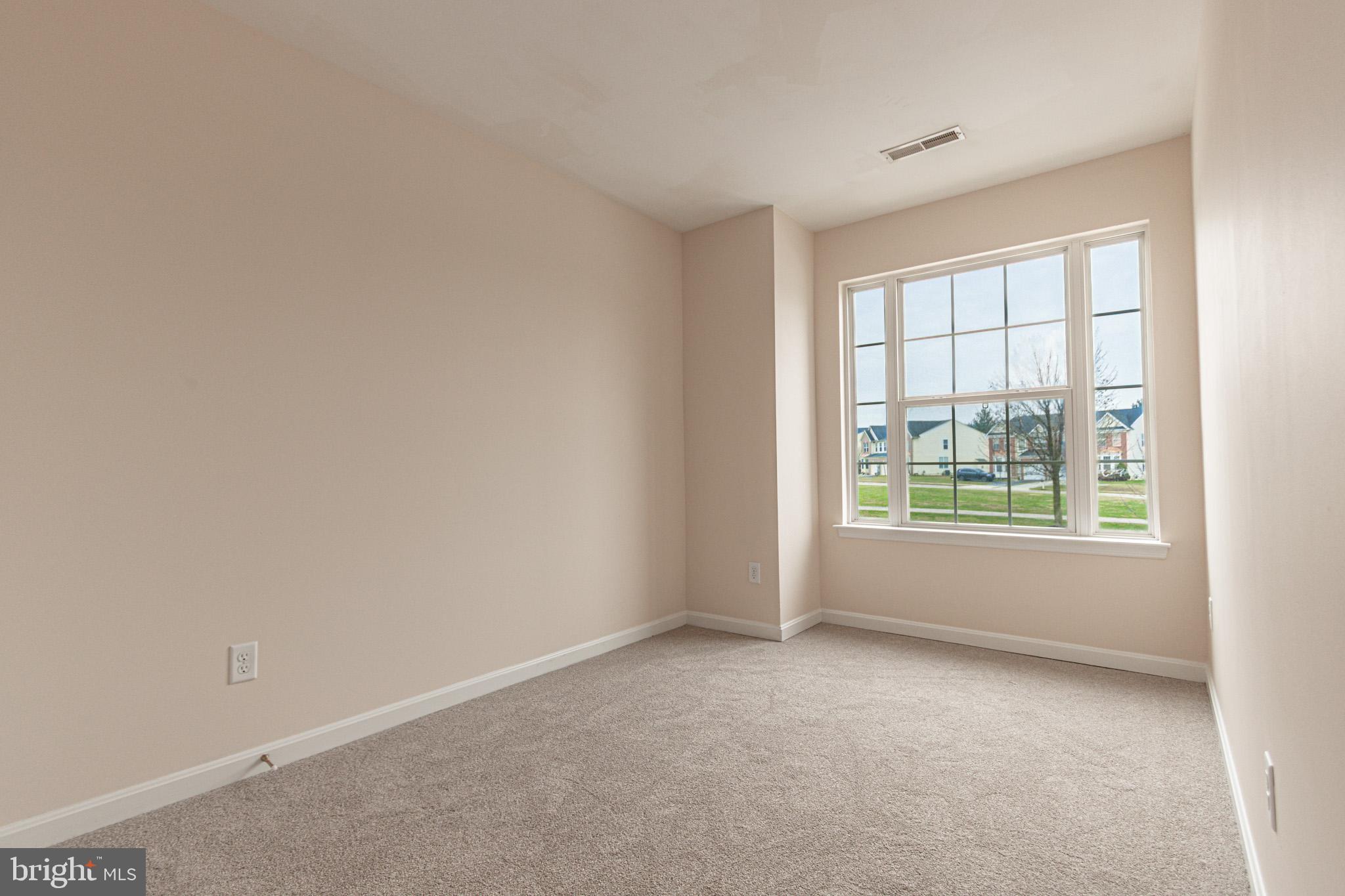 COLONIAL CROSSINGS - Residential