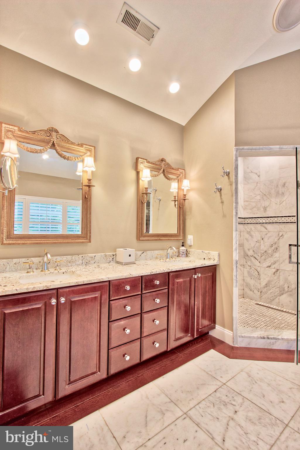 WOLF TRAP DOWNS - Residential