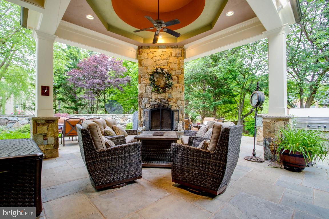 WOLF TRAP DOWNS - Residential