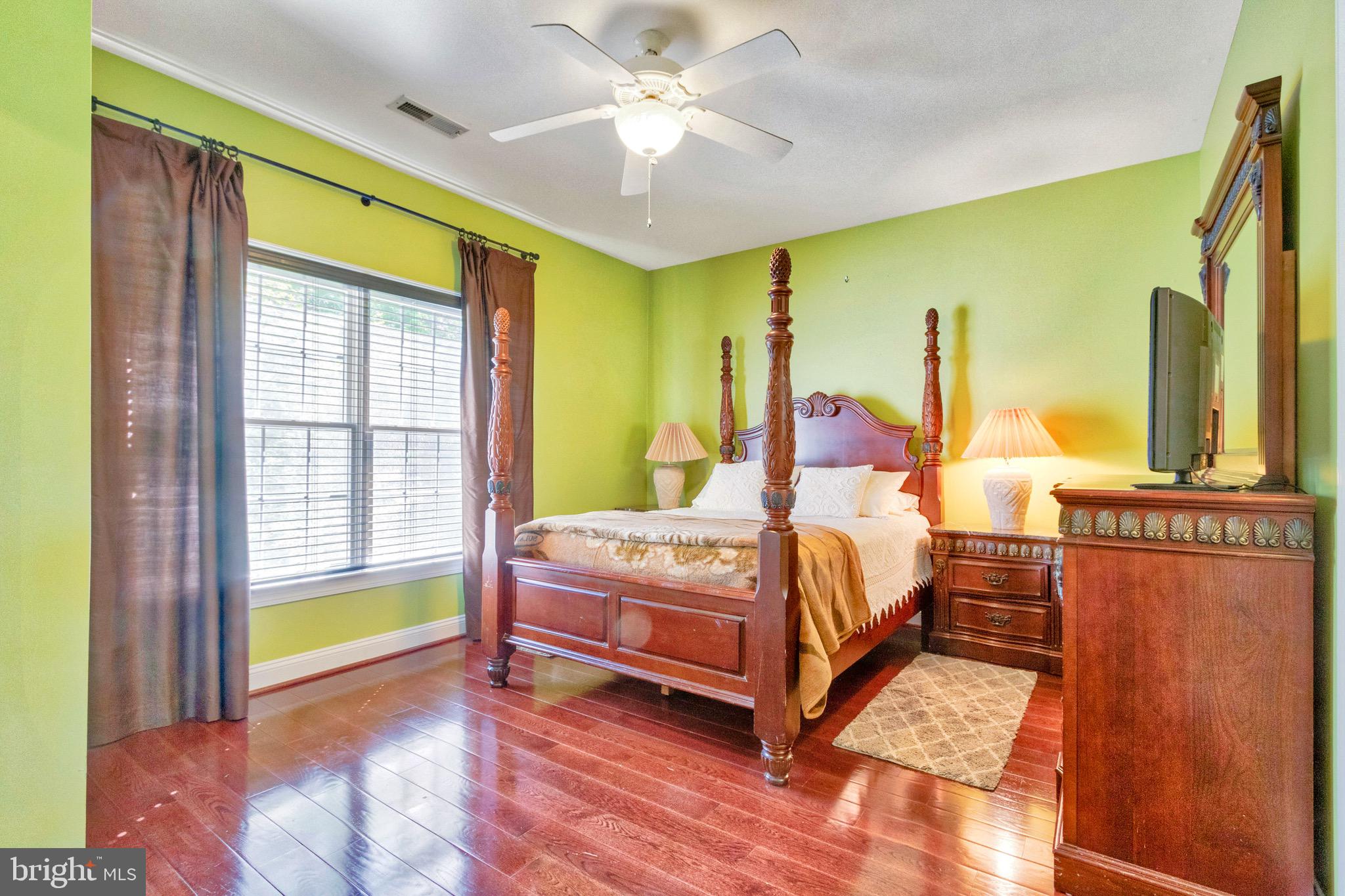 WOLF TRAP DOWNS - Residential