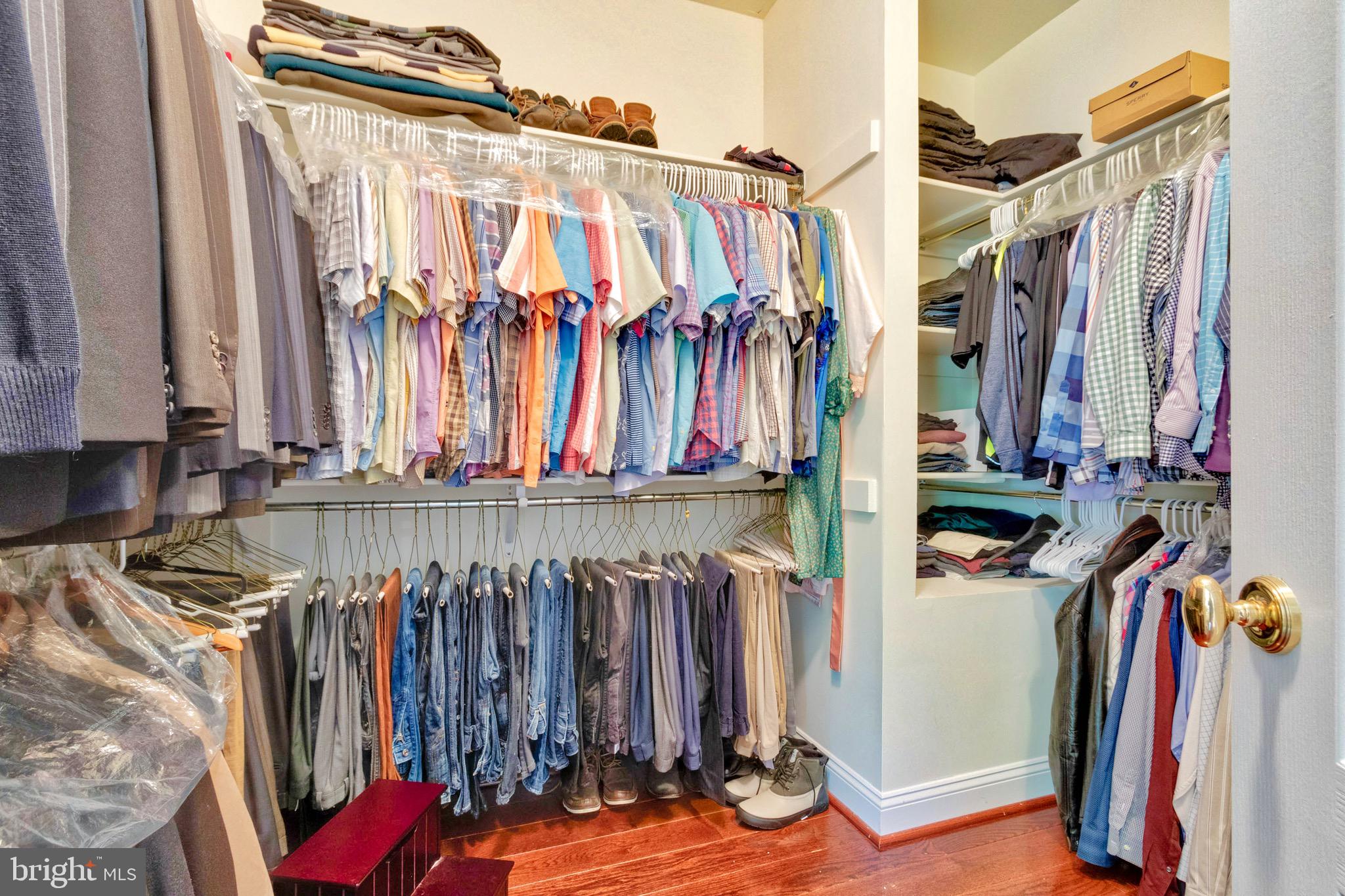 WOLF TRAP DOWNS - Residential