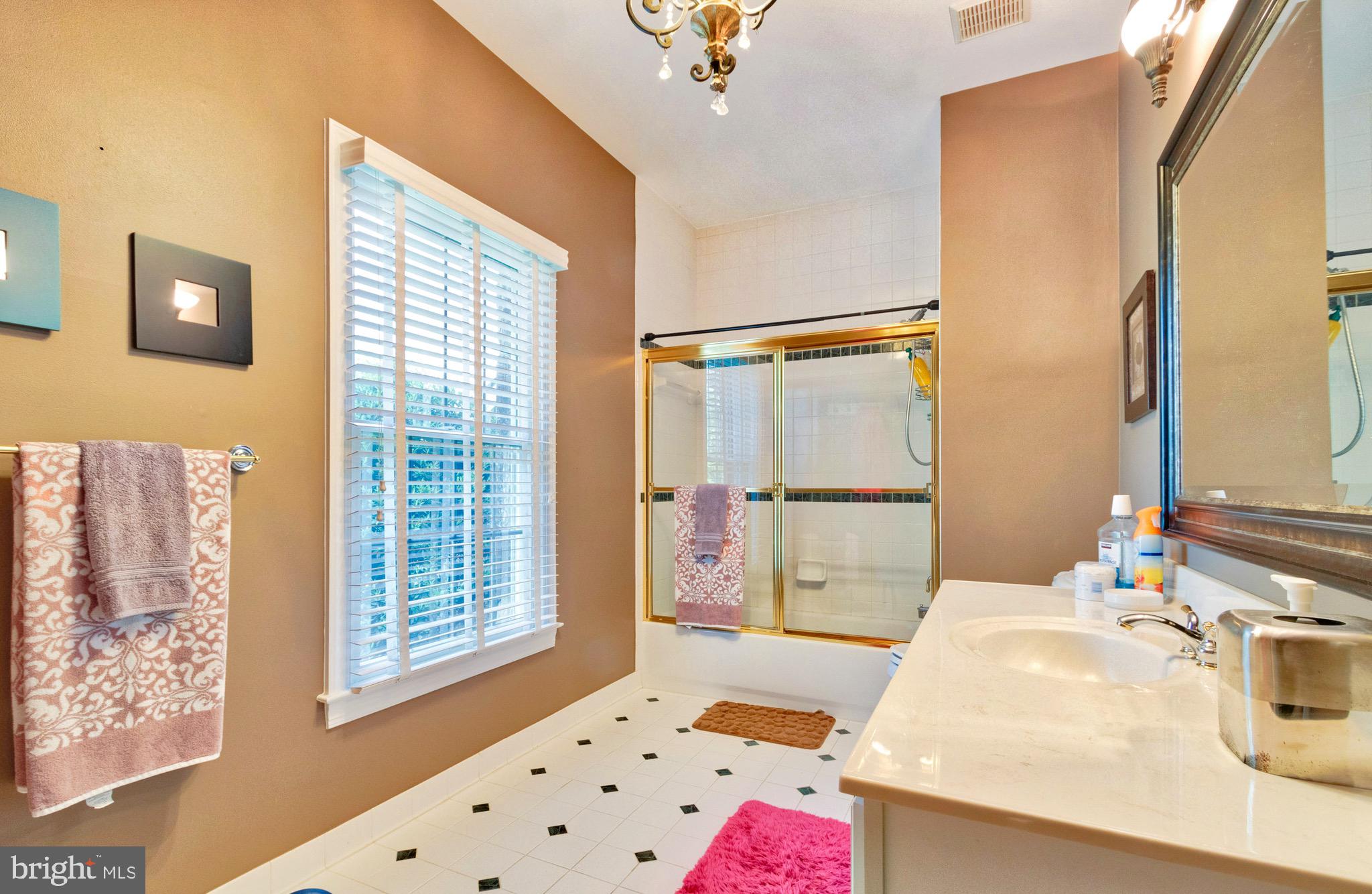 WOLF TRAP DOWNS - Residential