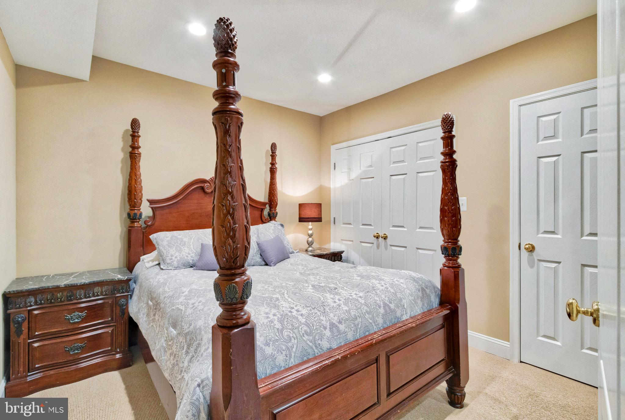 WOLF TRAP DOWNS - Residential