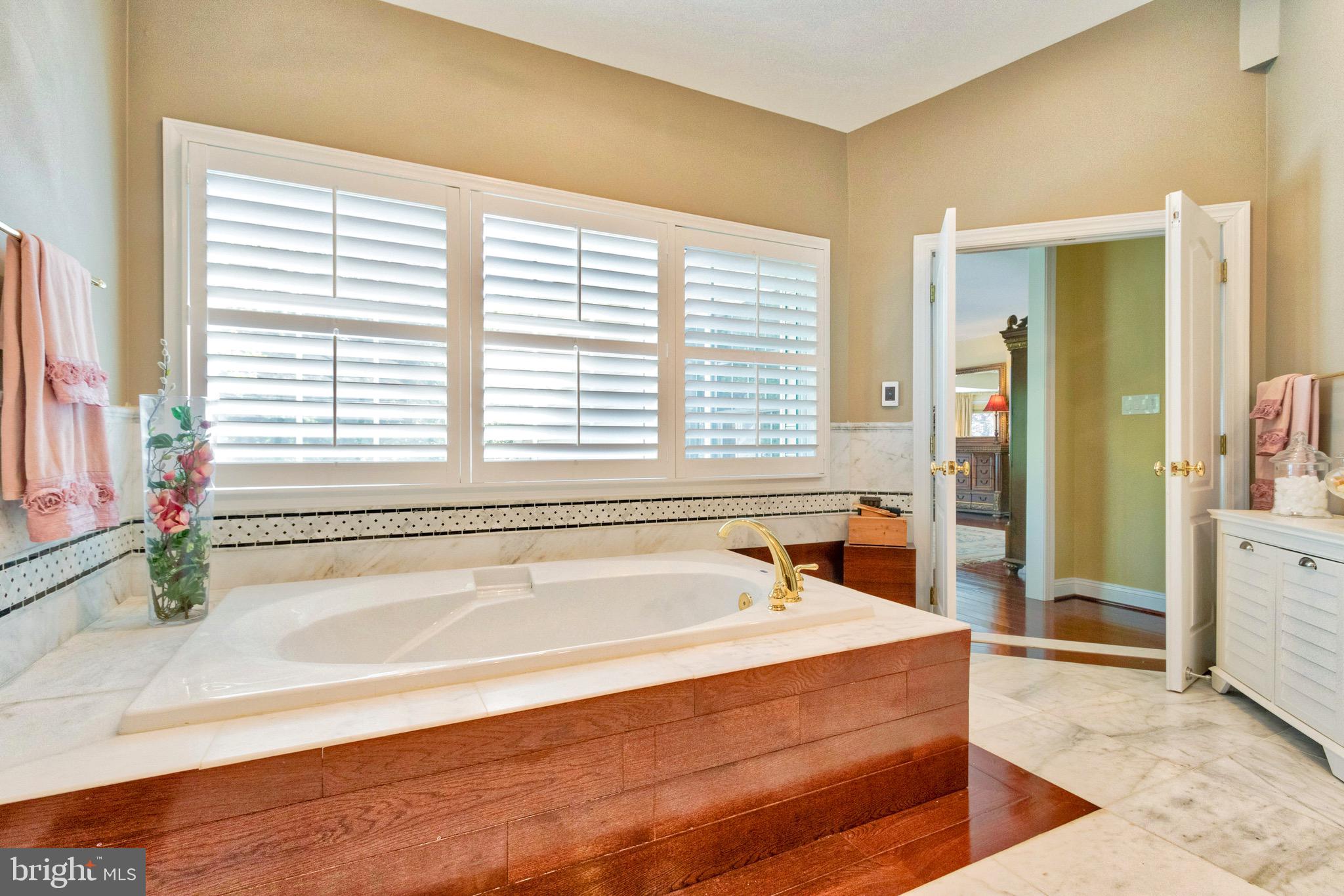 WOLF TRAP DOWNS - Residential