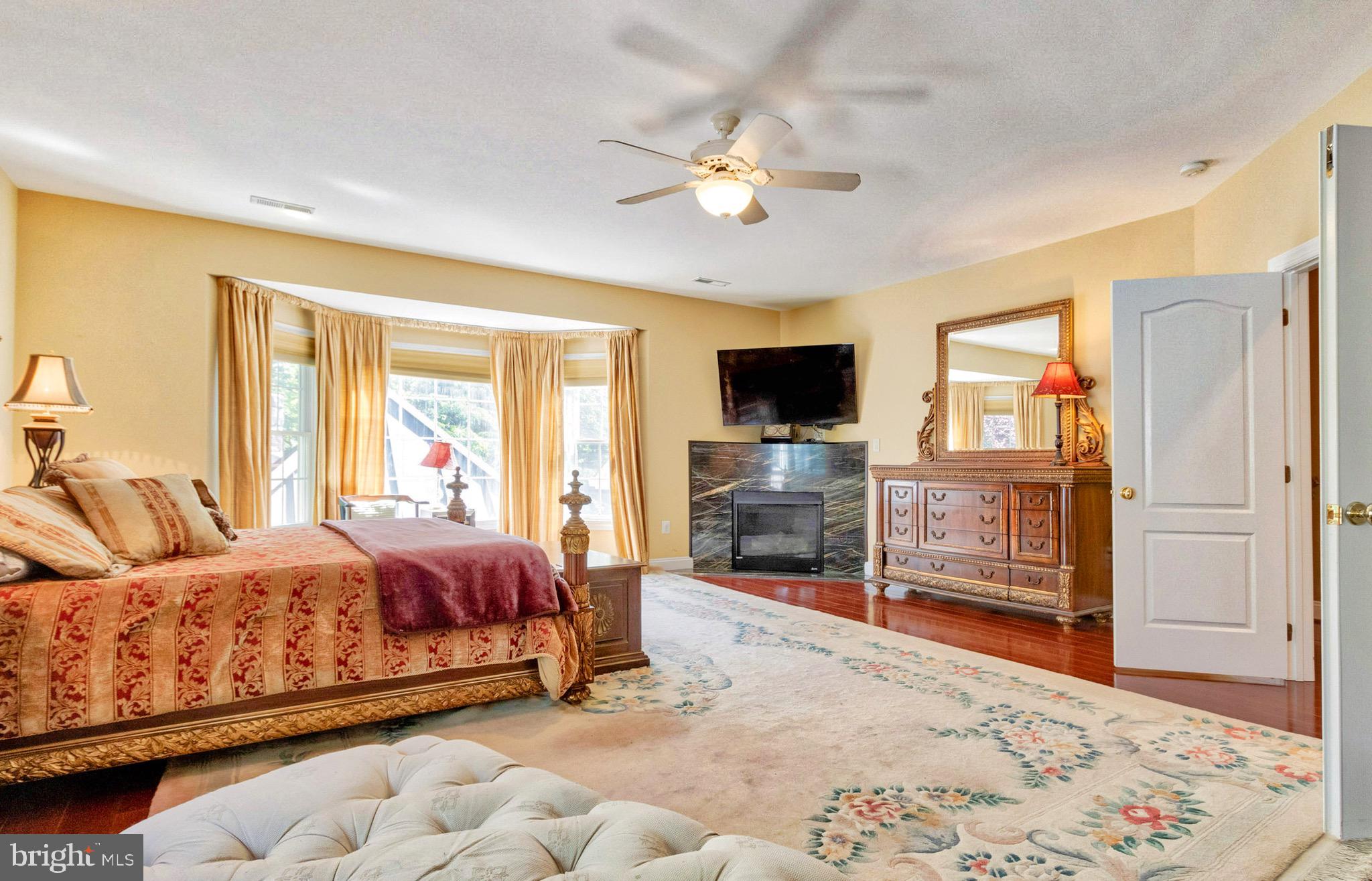 WOLF TRAP DOWNS - Residential