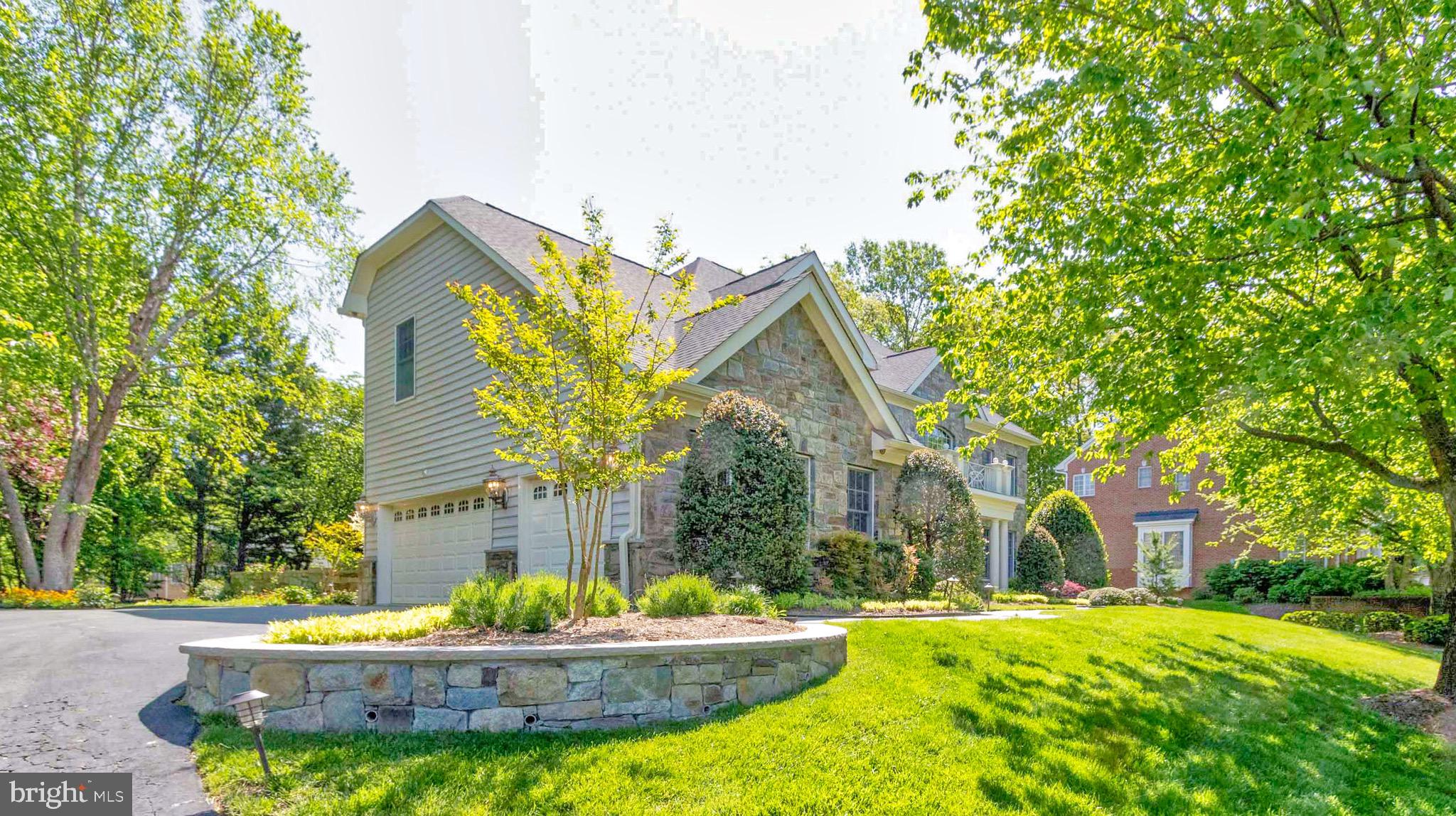 WOLF TRAP DOWNS - Residential