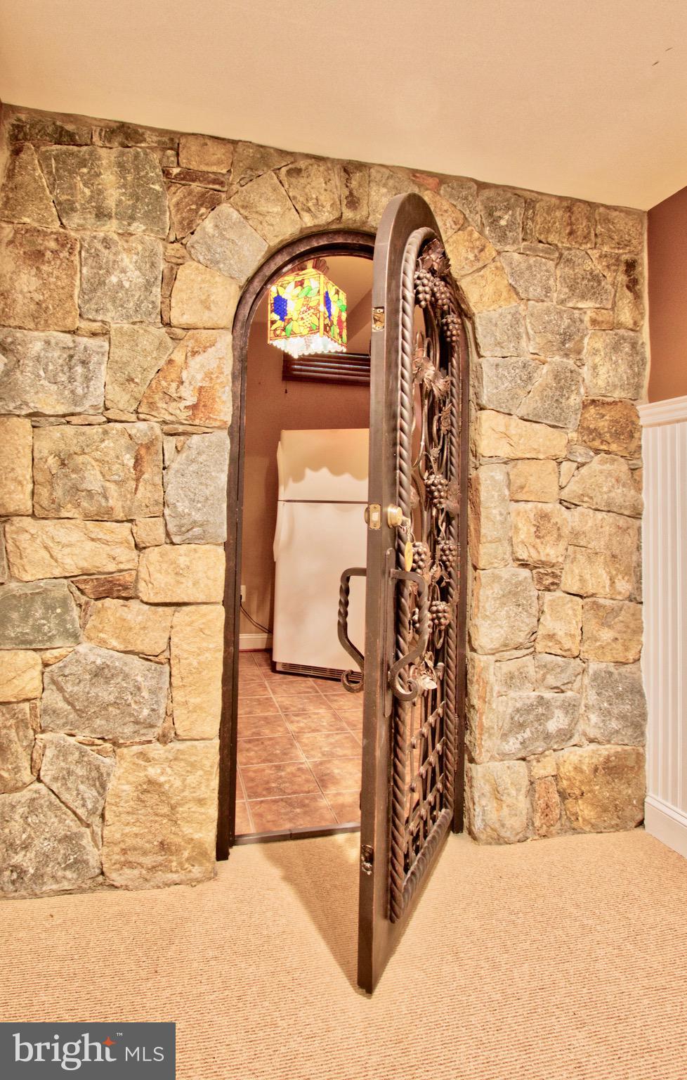 WOLF TRAP DOWNS - Residential