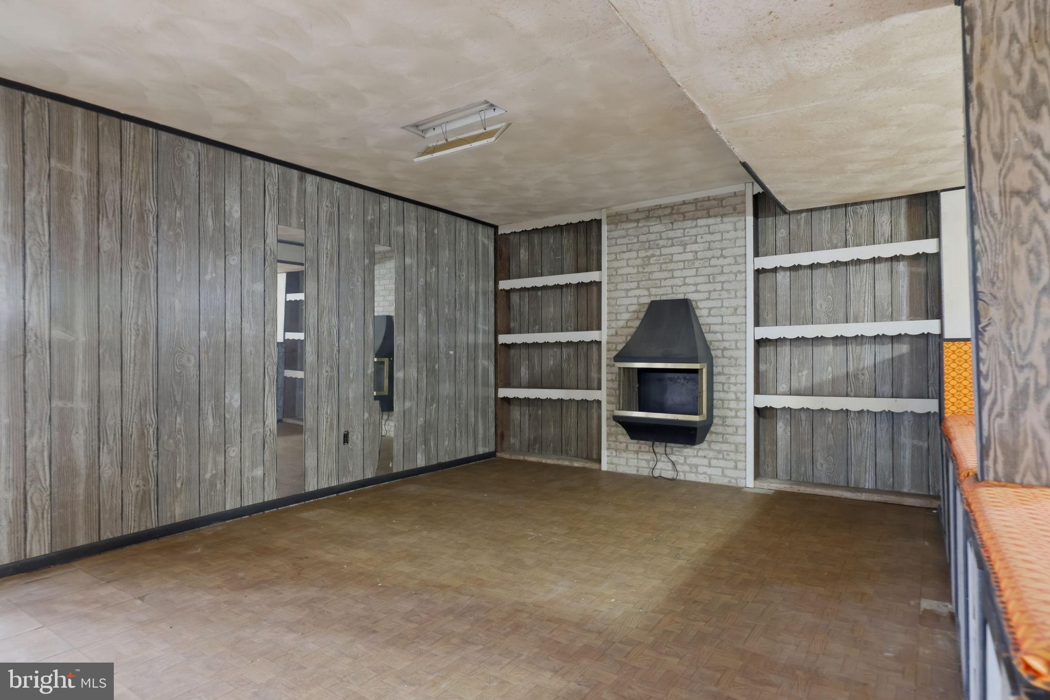 TANTALLON HILLS - Residential