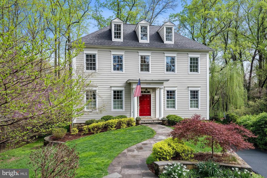 Quality, character & thoughtful design w/over the top finishes & custom millwork & built-ins, 10ft ceilings, gracious room sizes, huge gourmet KIT w/walk-in pantry. Luxurious Master suite & 5 more big bedrooms. Double decker screened porches overlook amazing storybook yard. Fantastic floorplan w/Incredible natural light. Loads of storage space. Two blocks from downtown McLean. True MUST See.