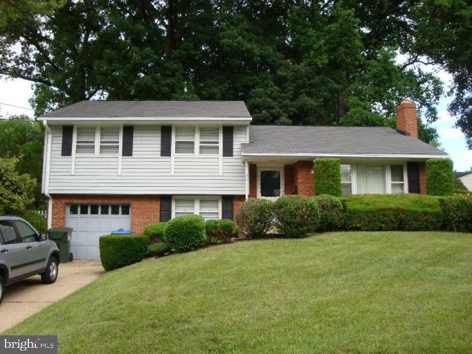 Welcome to this charming, fully renovated split-level home in the heart of the sought-after Ravensworth Farm neighborhood in North Springfield. Nestled on a quiet, tree-lined street with mature landscaping, this beautifully maintained 3-bedroom, 2-bathroom home combines timeless curb appeal with thoughtful modern updates and unbeatable location.
Interior Highlights
- Open, light-filled main level with engineered hardwood flooring
- Spacious living room with picture window and cozy fireplace
- Separate dining area, perfect for gatherings and entertaining
- Stylish kitchen with quartz countertops, stainless steel appliances, and ample cabinet space
- Three well-sized bedrooms upstairs with plush carpeting
- Two fully updated bathrooms with modern tile, fixtures, and finishes
- Finished lower level ideal as a family room, home office, gym, or guest suite — with direct access to garage
- In-unit washer and dryer, central A/C, and efficient heating
Outdoor & Property Features
- Fully fenced private backyard with concrete patio — ideal for BBQs, pets, or relaxing in nature
- Attached one-car garage with additional storage
- Private driveway plus off-street parking
- Quiet, friendly neighborhood with no HOA fees
Location, Transit & Schools
- Just 1 mile from I-495, Braddock Rd, VRE, and express bus service (393/394/395) to the Pentagon ($3 fare)
- Minutes to Lake Accotink Park, Wakefield Park, and Fairfax County Rec Centers
- Zoned for Ravensworth Elementary (with Spanish Immersion), Holmes Middle, and Annandale High
- Approximately 2.1 miles (5-minute drive) to Thomas Jefferson High School for Science and Technology
- Easy access to shopping, dining, grocery stores, and Inova Fairfax Hospital
Recent Renovations & Upgrades
- Renovated kitchen and bathrooms: new cabinets, tile, countertops, and fixtures
- Updated systems: newer roof, HVAC, furnace, and water heater for lower utilities and peace of mind
- All major appliances recently replaced, including refrigerator, oven/range (5-burner), microwave, and dishwasher
Rental Info & Application
- Rent: $3,790/mo. (includes landscaping care)
- Rent: $3,590/mo. if tenant does lawn care/trims bushes
- 1st Month/Last Month/Security Deposit due at signing of the lease
- Lease terms: minimum 24 months; tenant is responsible for all utilities
- Pets are considered on a case-by-case basis (pet security deposit $500 required) (sorry, no cats)
- Transparent application process — fees and disclosures provided before submission
- Rent payments reported to credit bureaus (can improve your credit score by up to 40 points over time if paid on time)
Why You'll Love It
- Flexible floor plan with bonus room perfect for work-from-home, playroom, or art studio
- A blend of modern convenience and suburban charm
- Exceptional access to nature, schools, and commuter routes
- Move-in ready with no work needed — just bring your furniture and settle in!