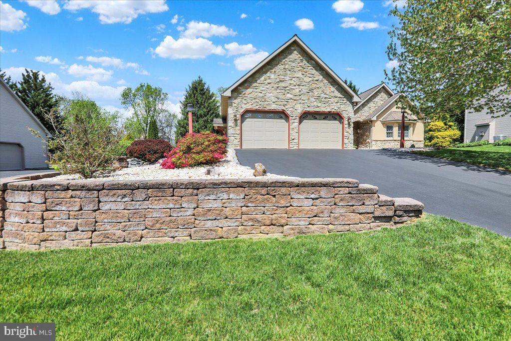 Photo of 426 W Charlotte Street, MILLERSVILLE, PA 17551 (MLS # PALA2086068)