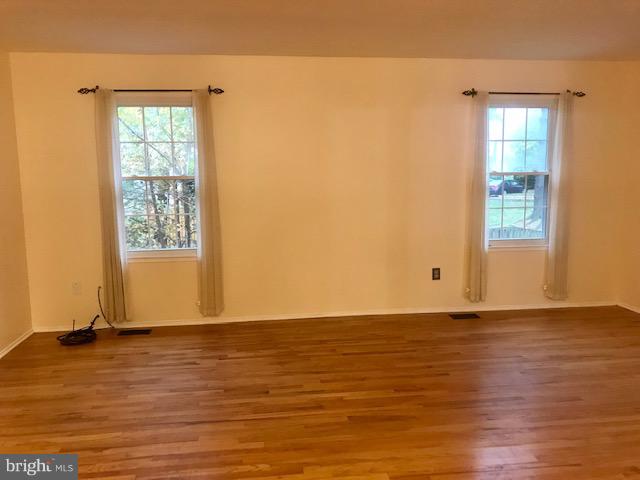 DERWOOD STATION - Residential Lease