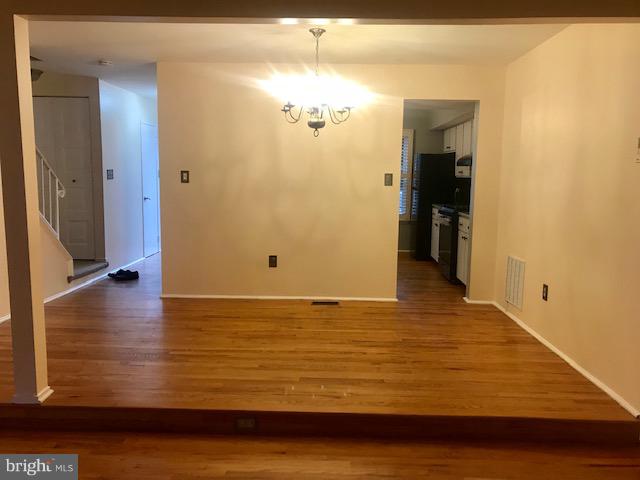 DERWOOD STATION - Residential Lease