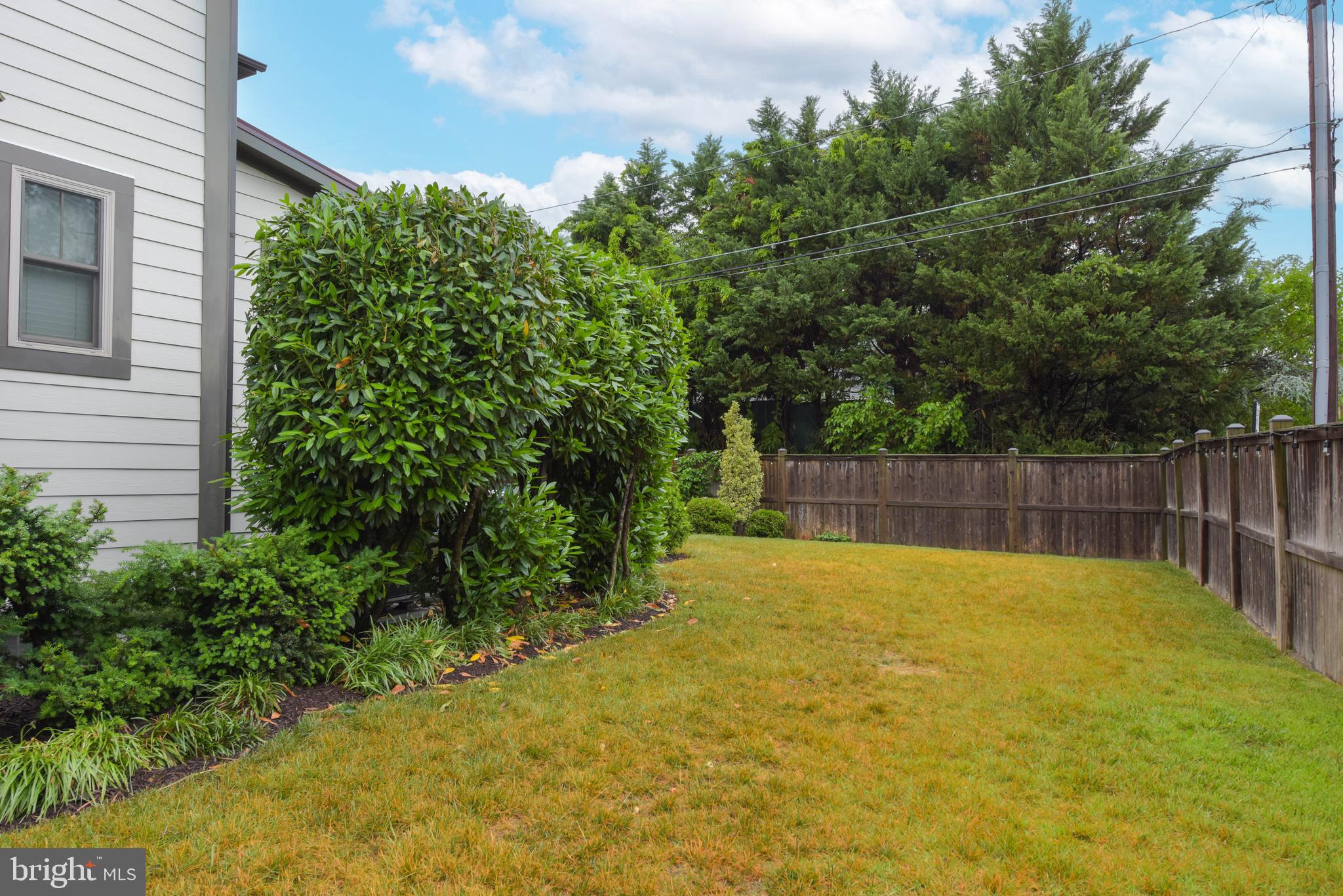 LARCHMONT - Residential