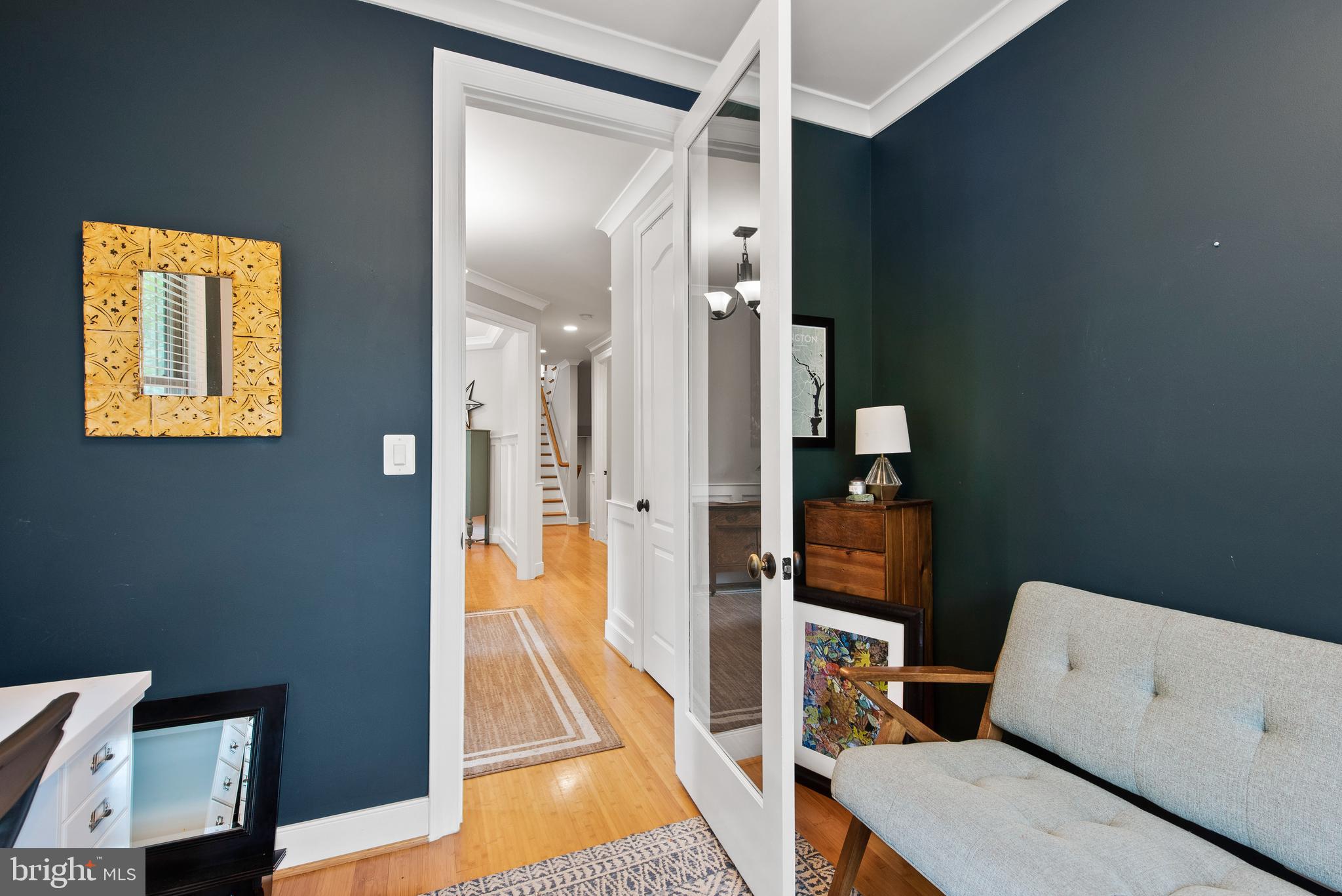 LARCHMONT - Residential