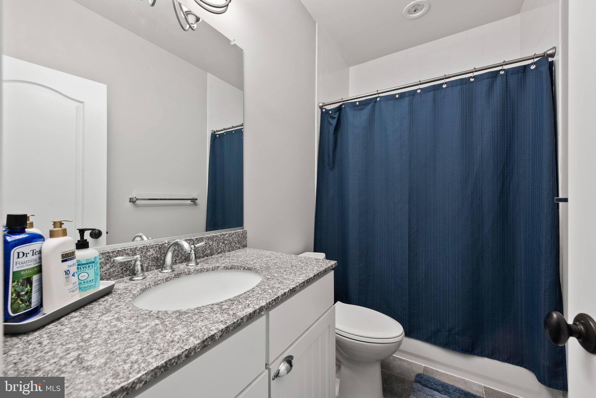 LARCHMONT - Residential