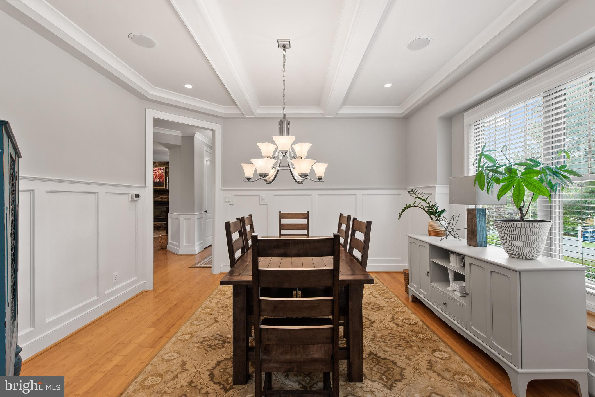 LARCHMONT - Residential