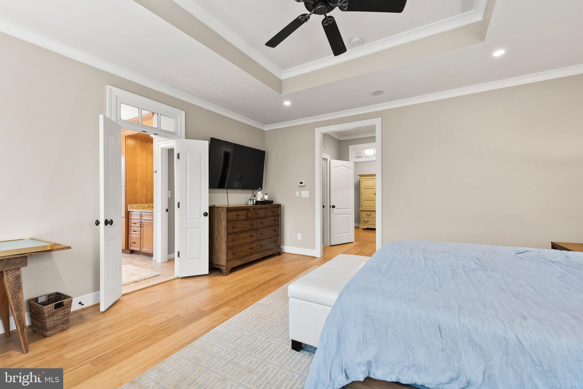 LARCHMONT - Residential