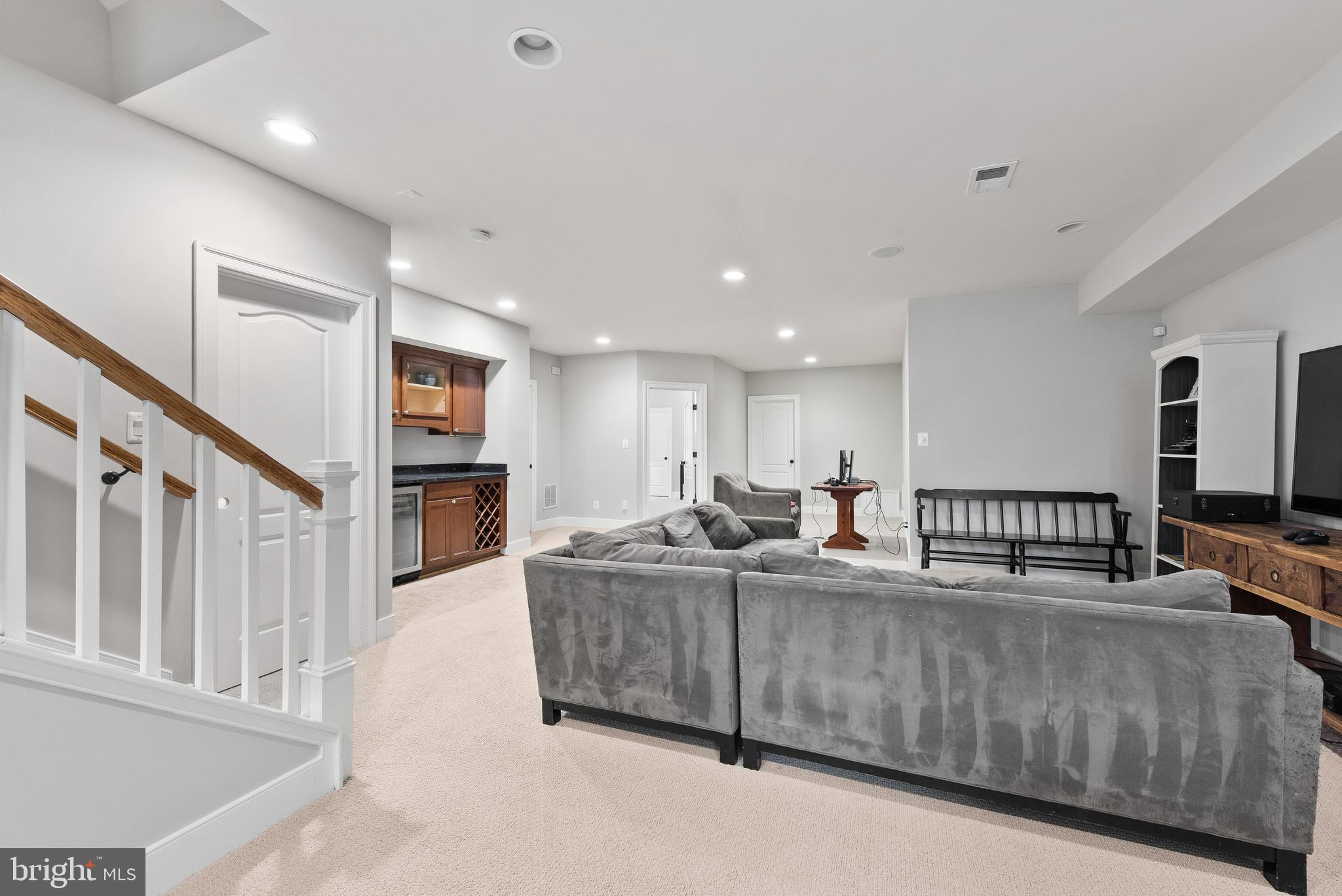 LARCHMONT - Residential