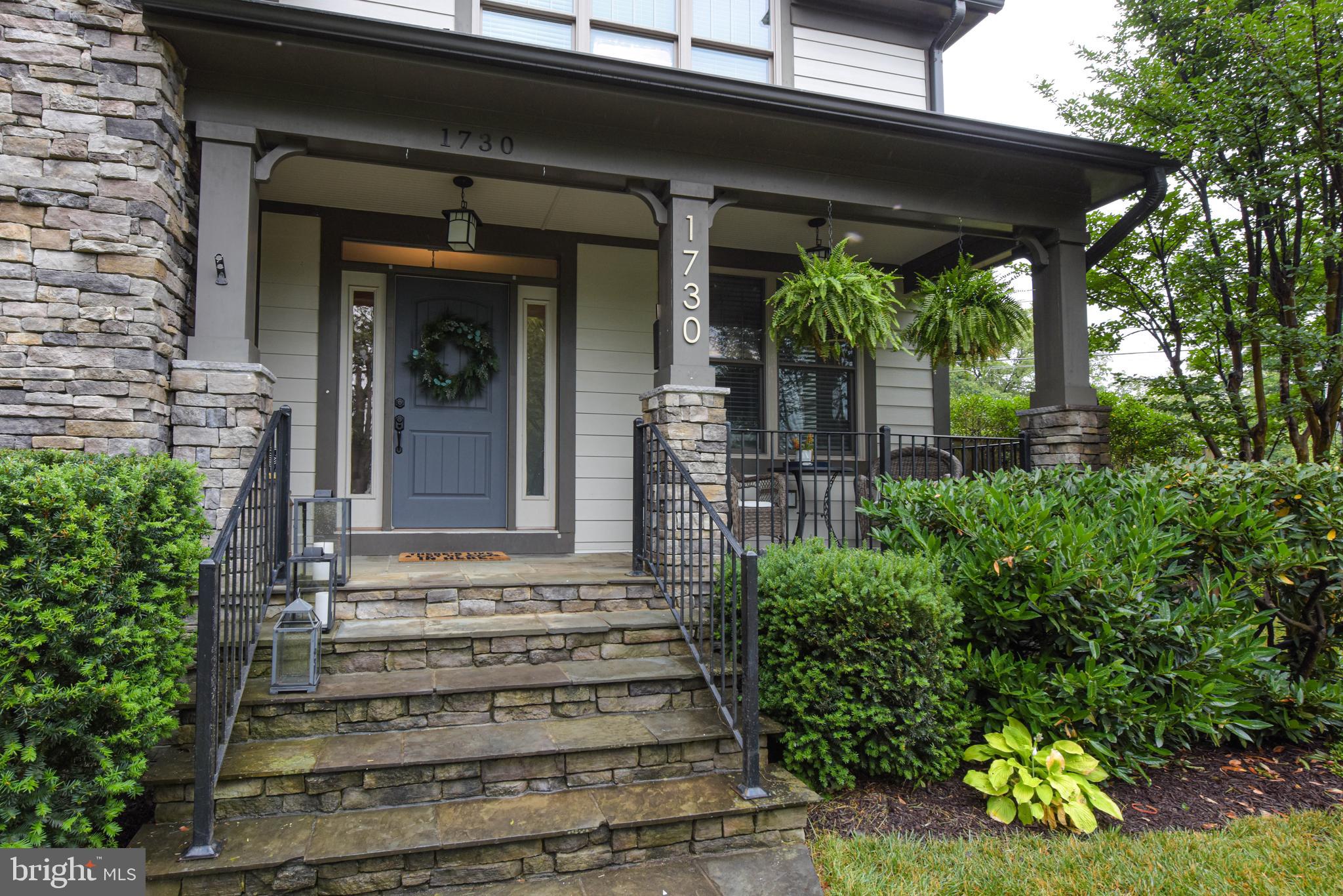 LARCHMONT - Residential