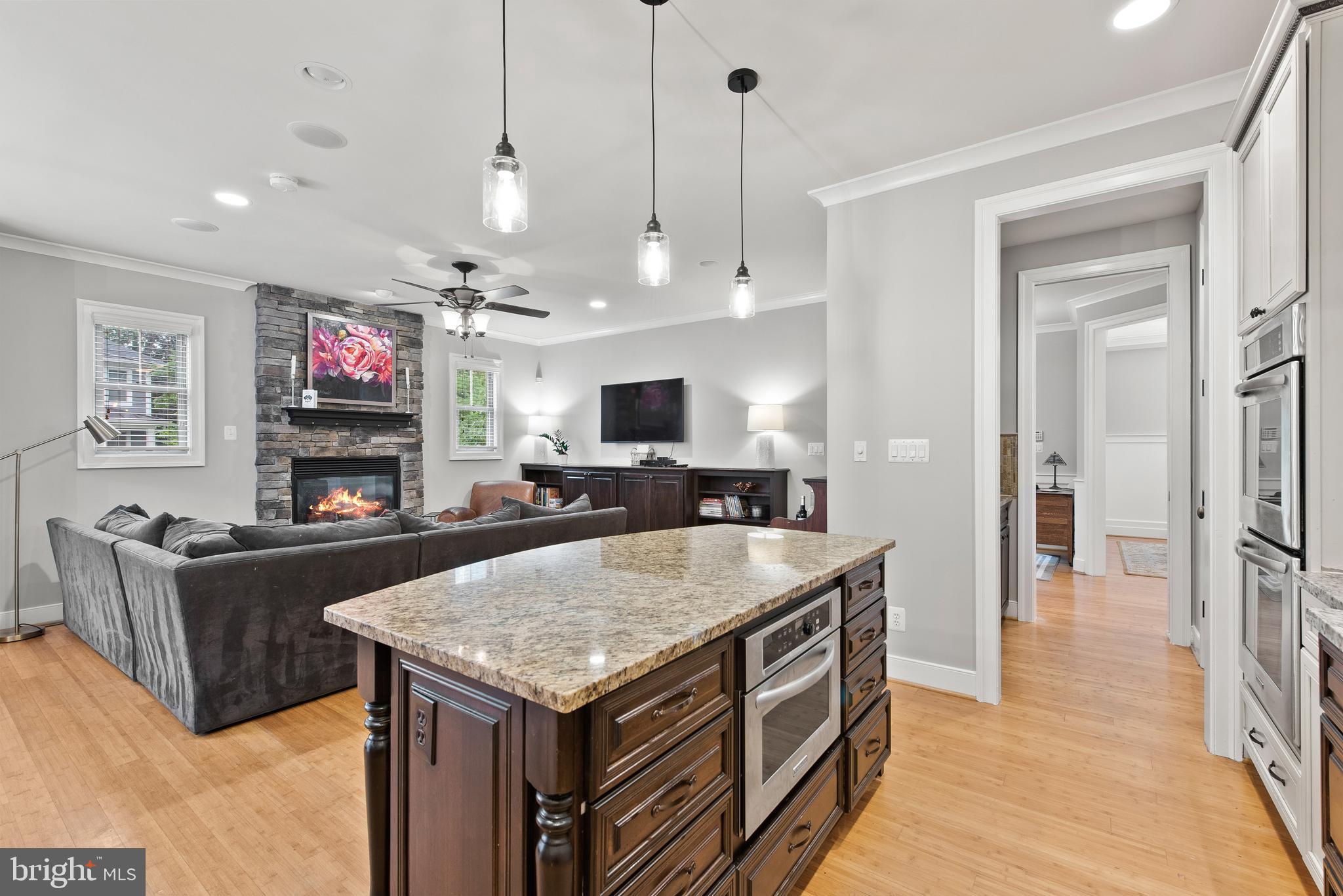 LARCHMONT - Residential