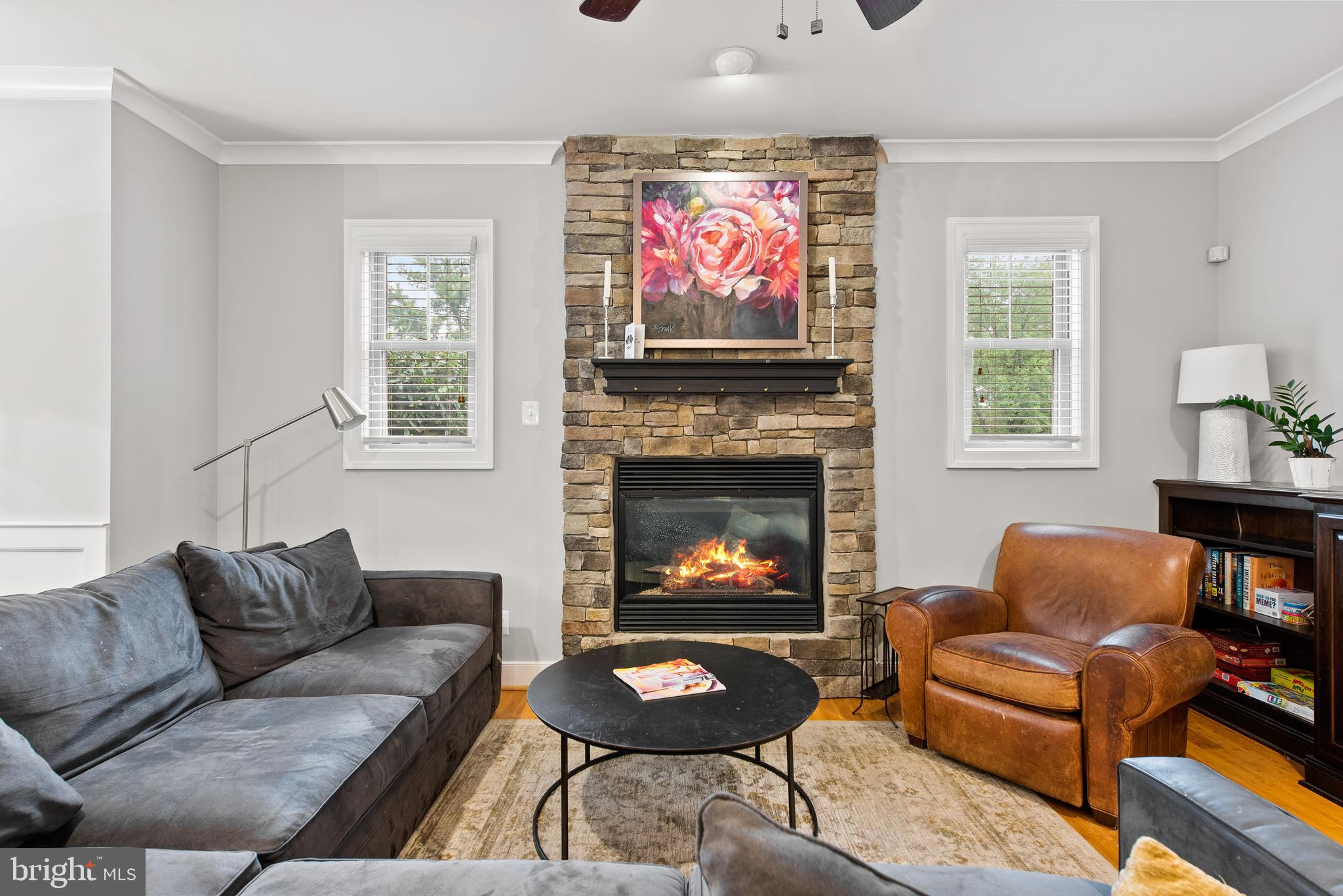 LARCHMONT - Residential