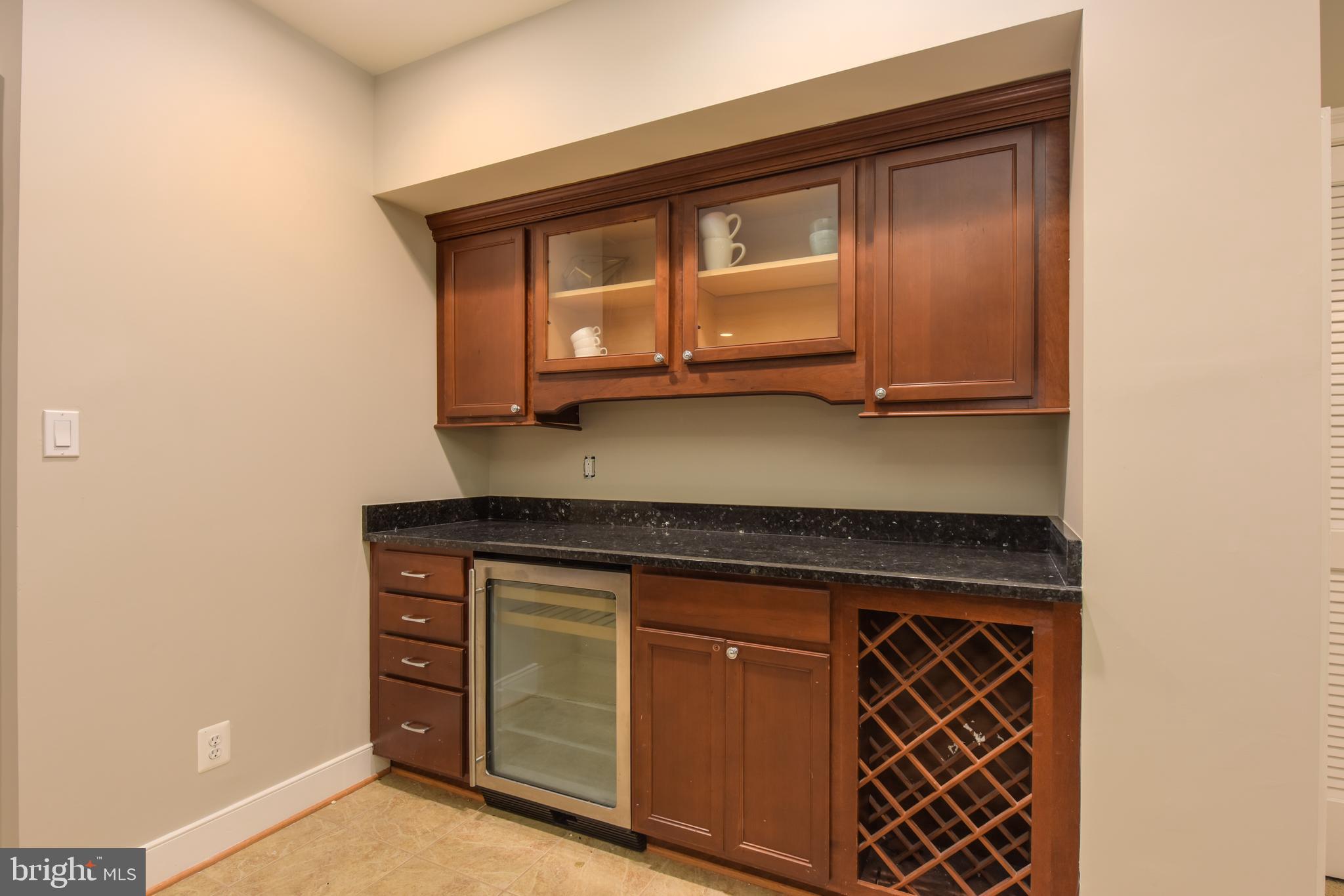 LARCHMONT - Residential