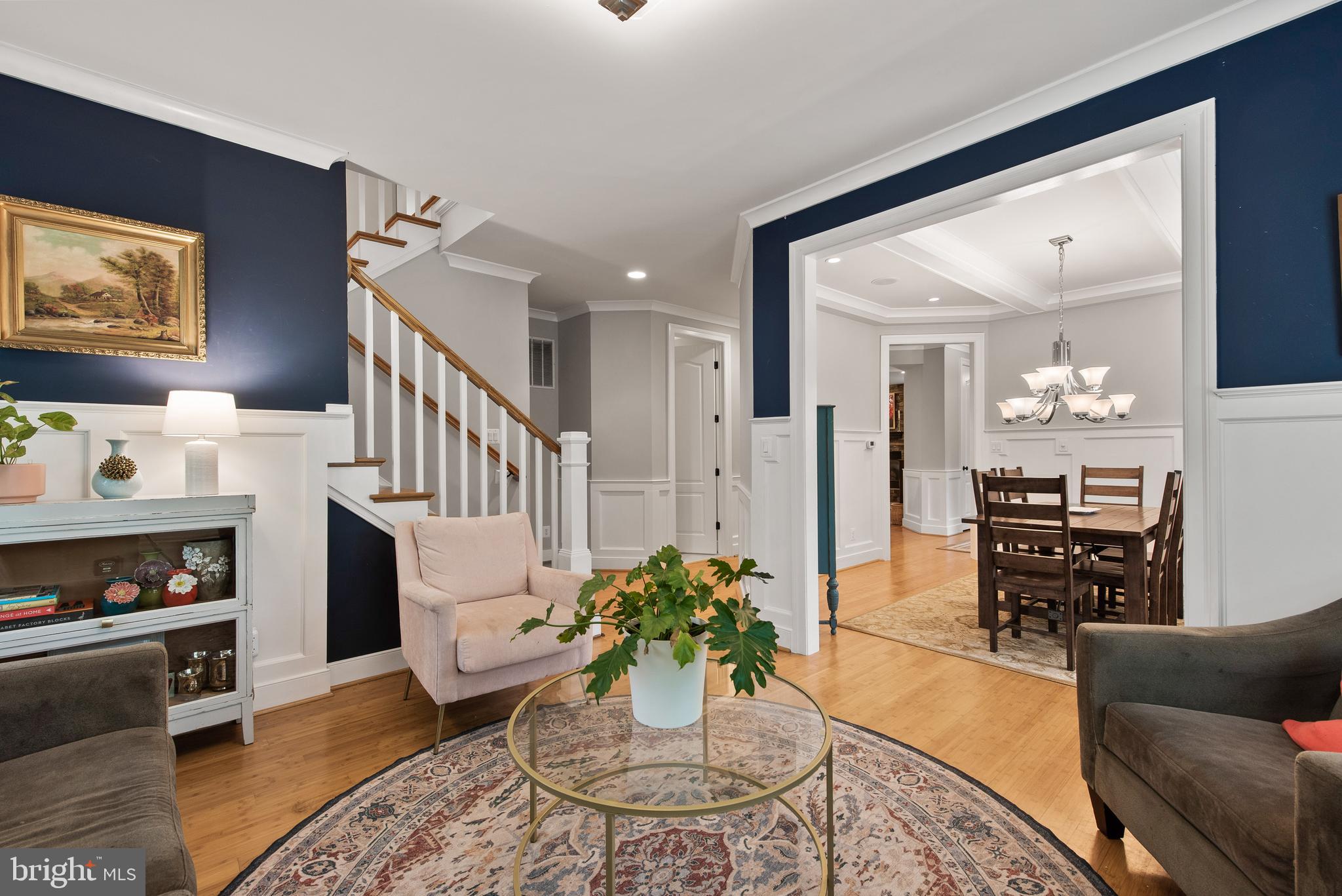 LARCHMONT - Residential