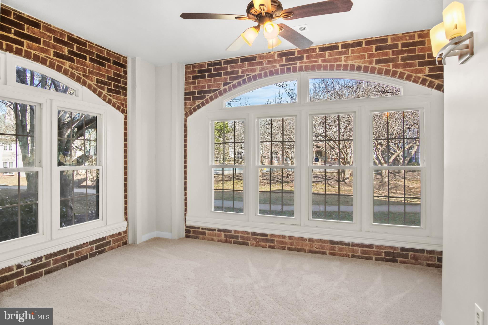 ENGLISH COUNTRY MANOR - Residential