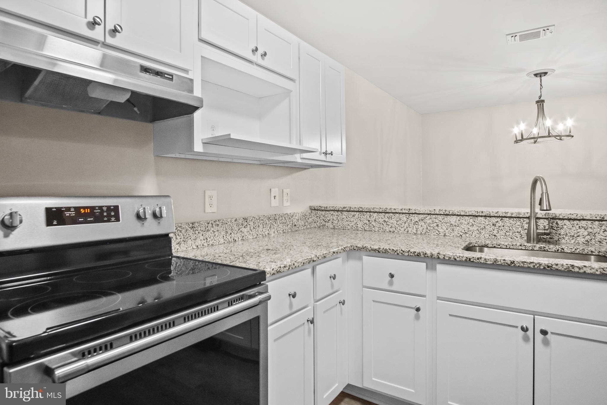 ENGLISH COUNTRY MANOR - Residential