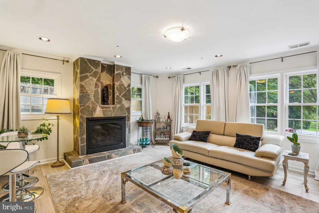 POTOMAC OUTSIDE - Commercial Sale