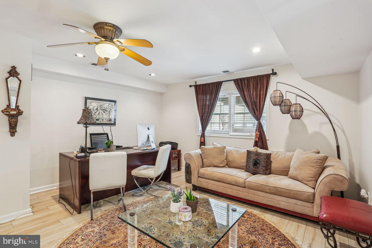 POTOMAC OUTSIDE - Commercial Sale