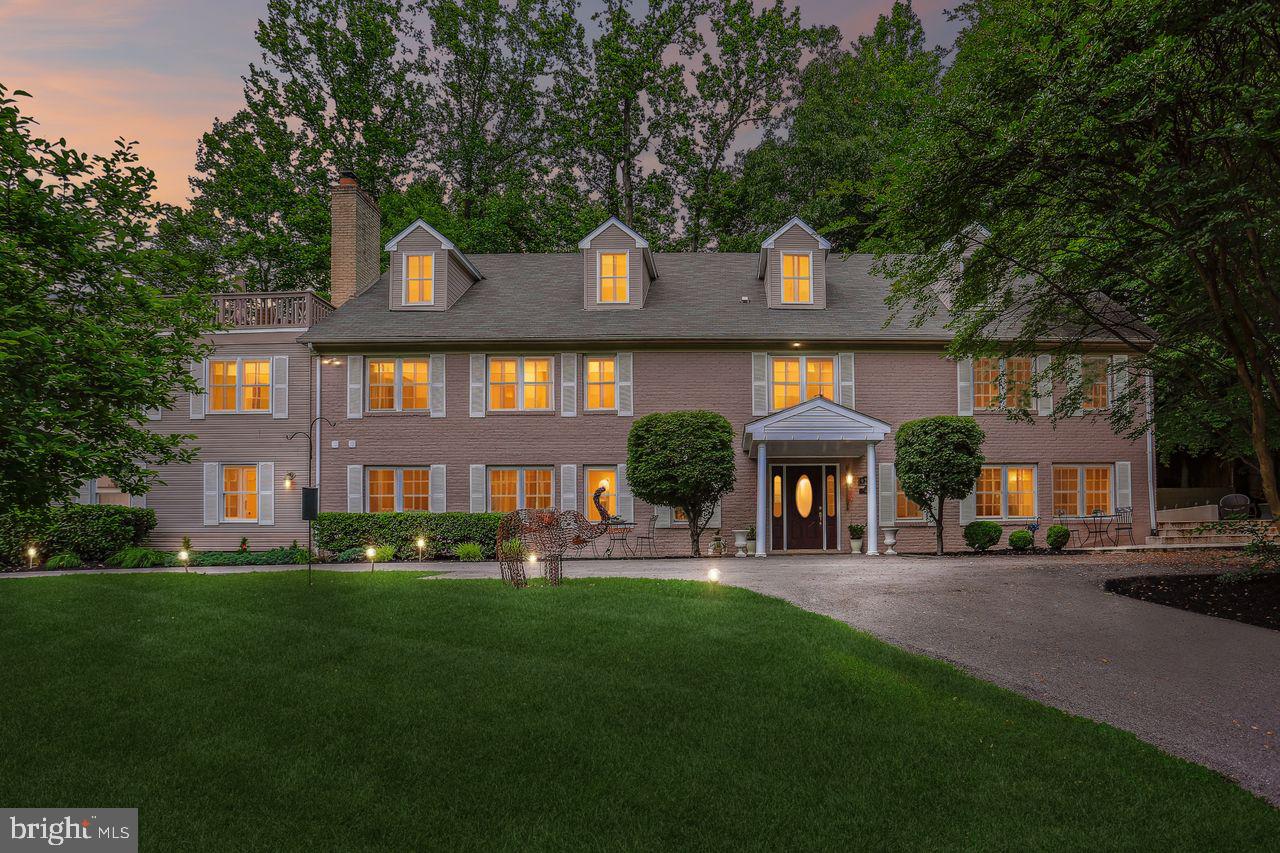 9201 LAUREL OAK DRIVE