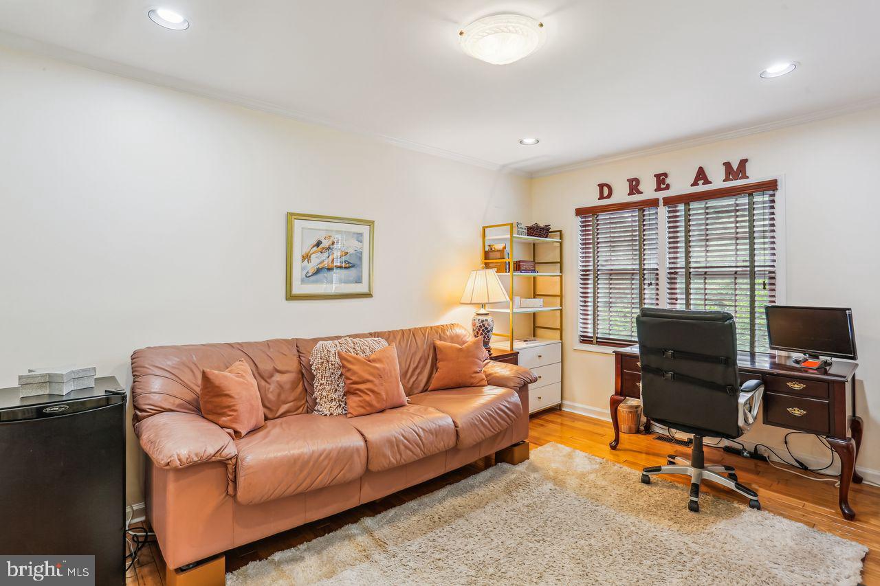 POTOMAC OUTSIDE - Commercial Sale