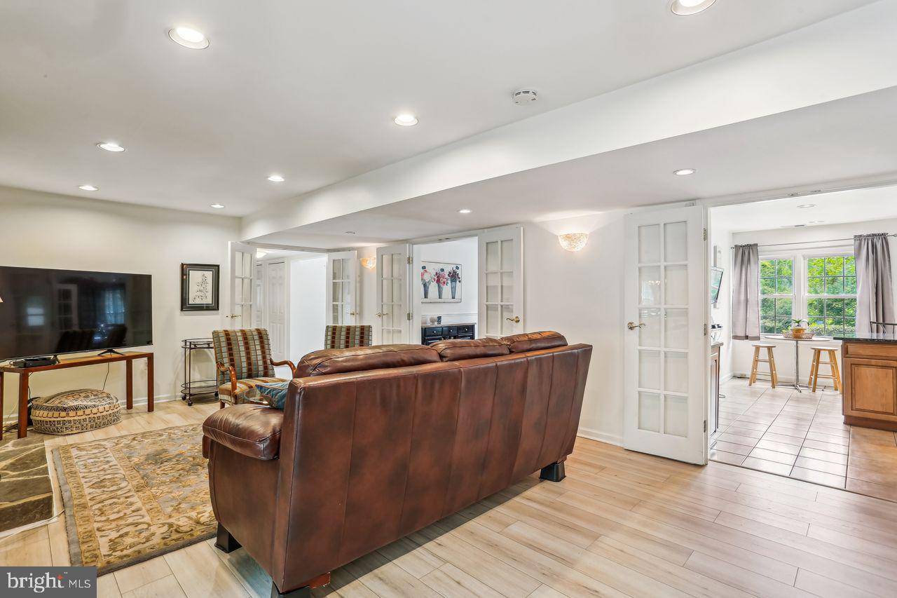 POTOMAC OUTSIDE - Commercial Sale