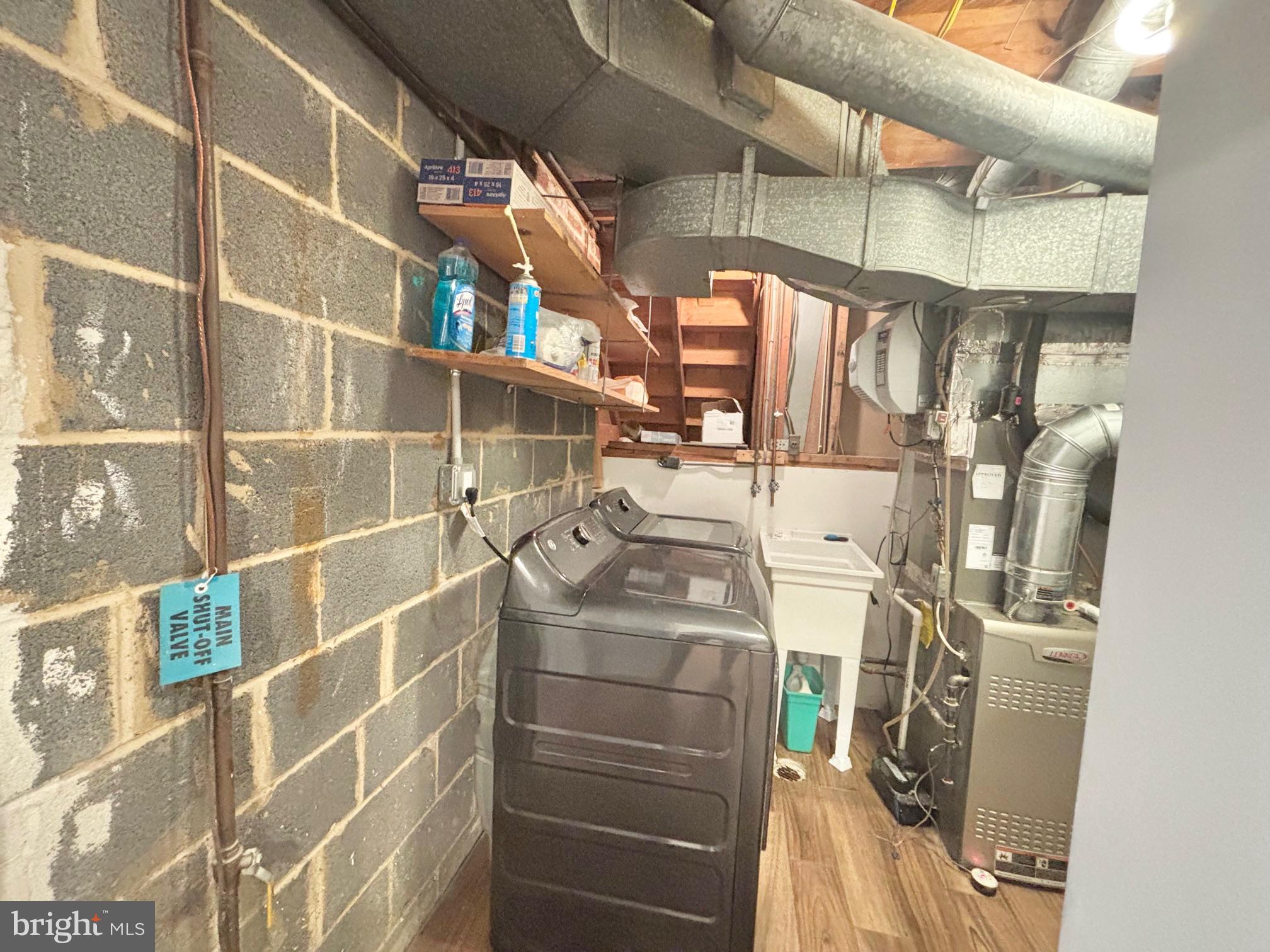 CARROLL KNOLLS - Residential Lease