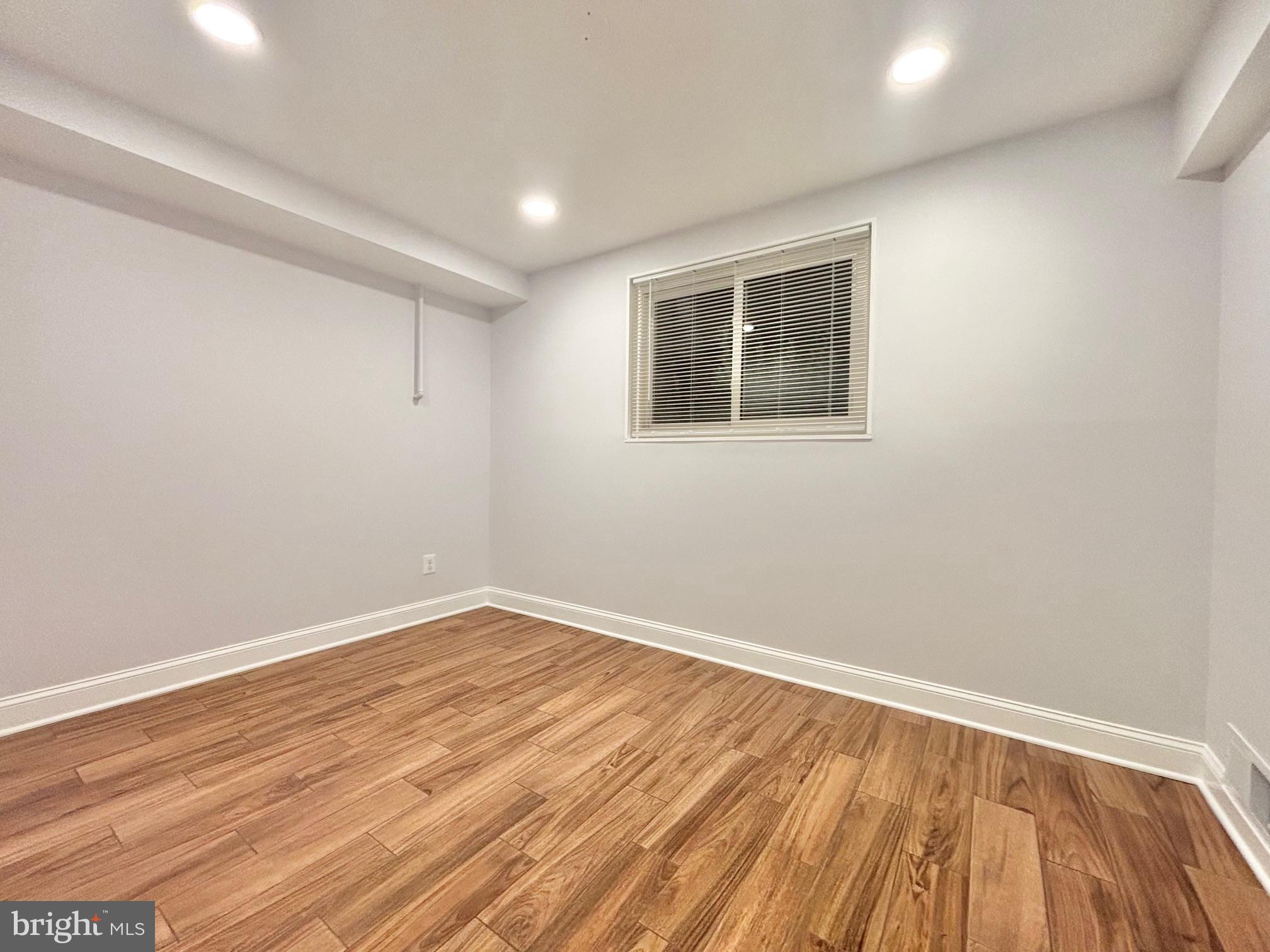 CARROLL KNOLLS - Residential Lease