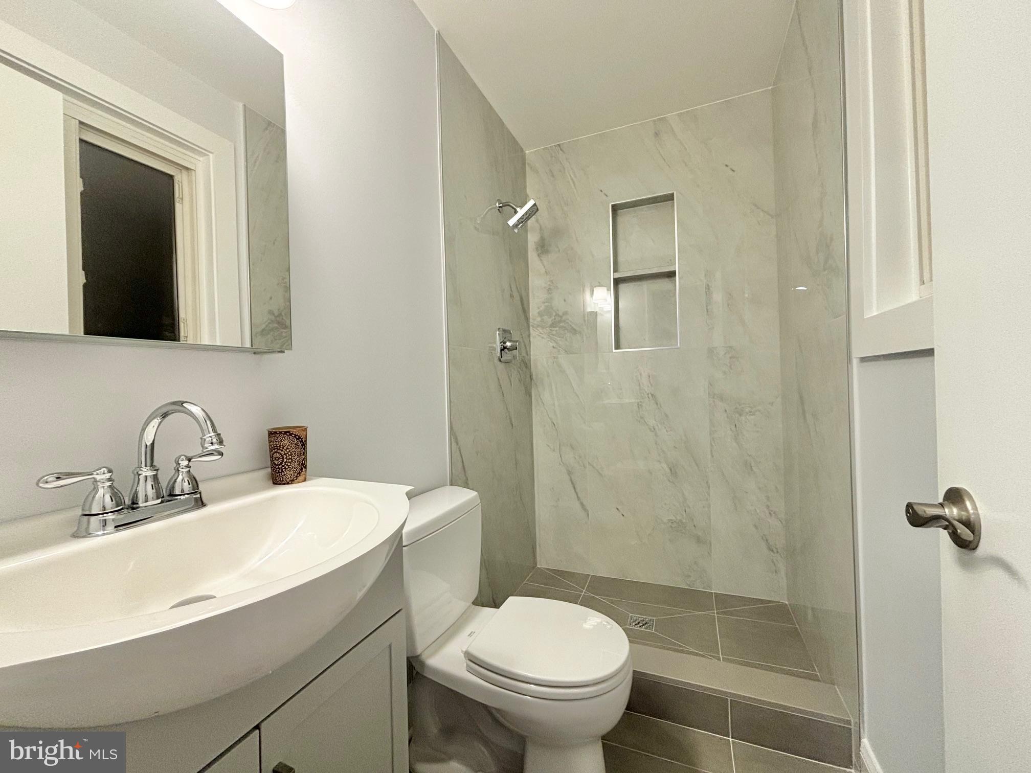 CARROLL KNOLLS - Residential Lease