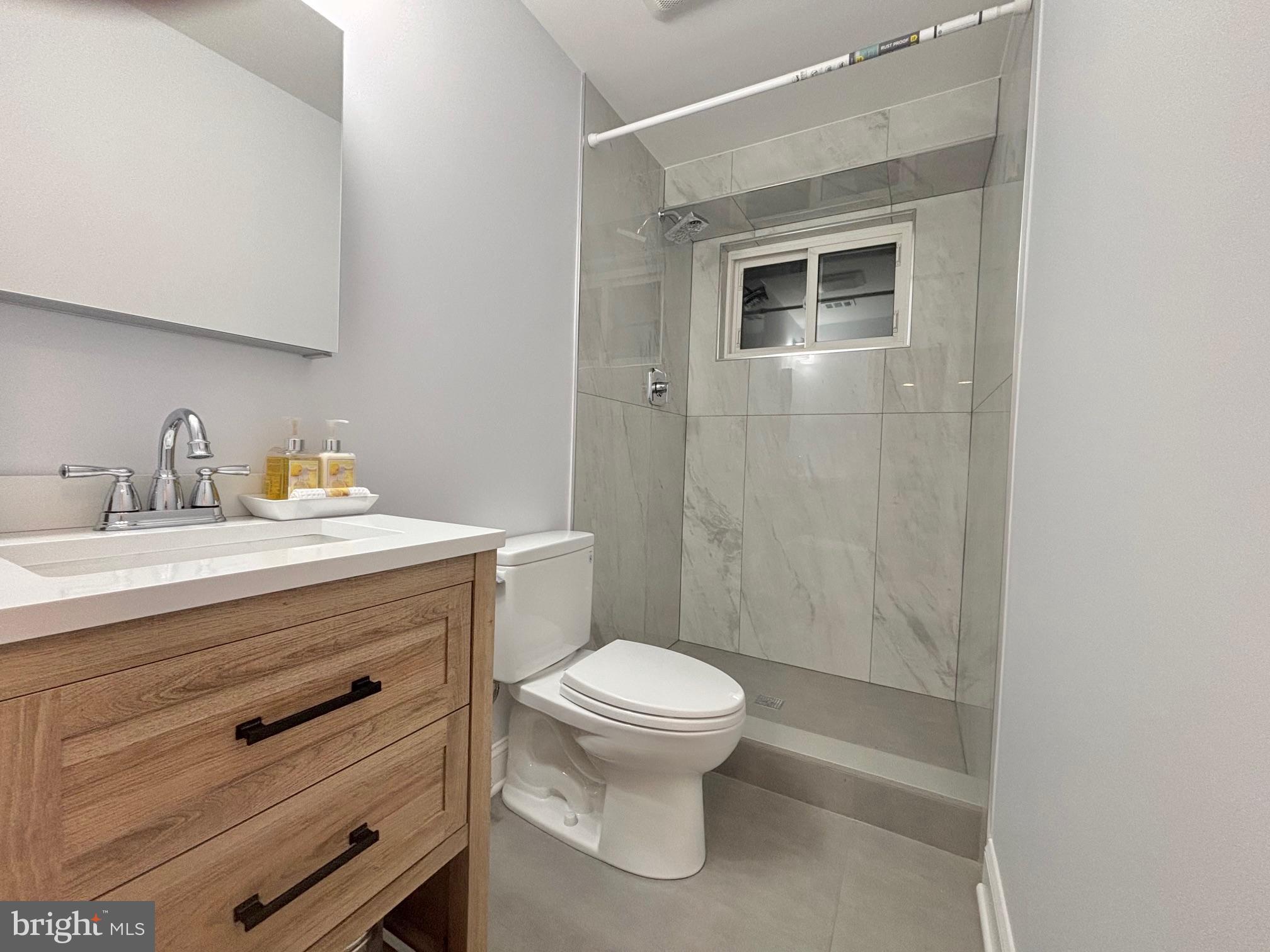 CARROLL KNOLLS - Residential Lease