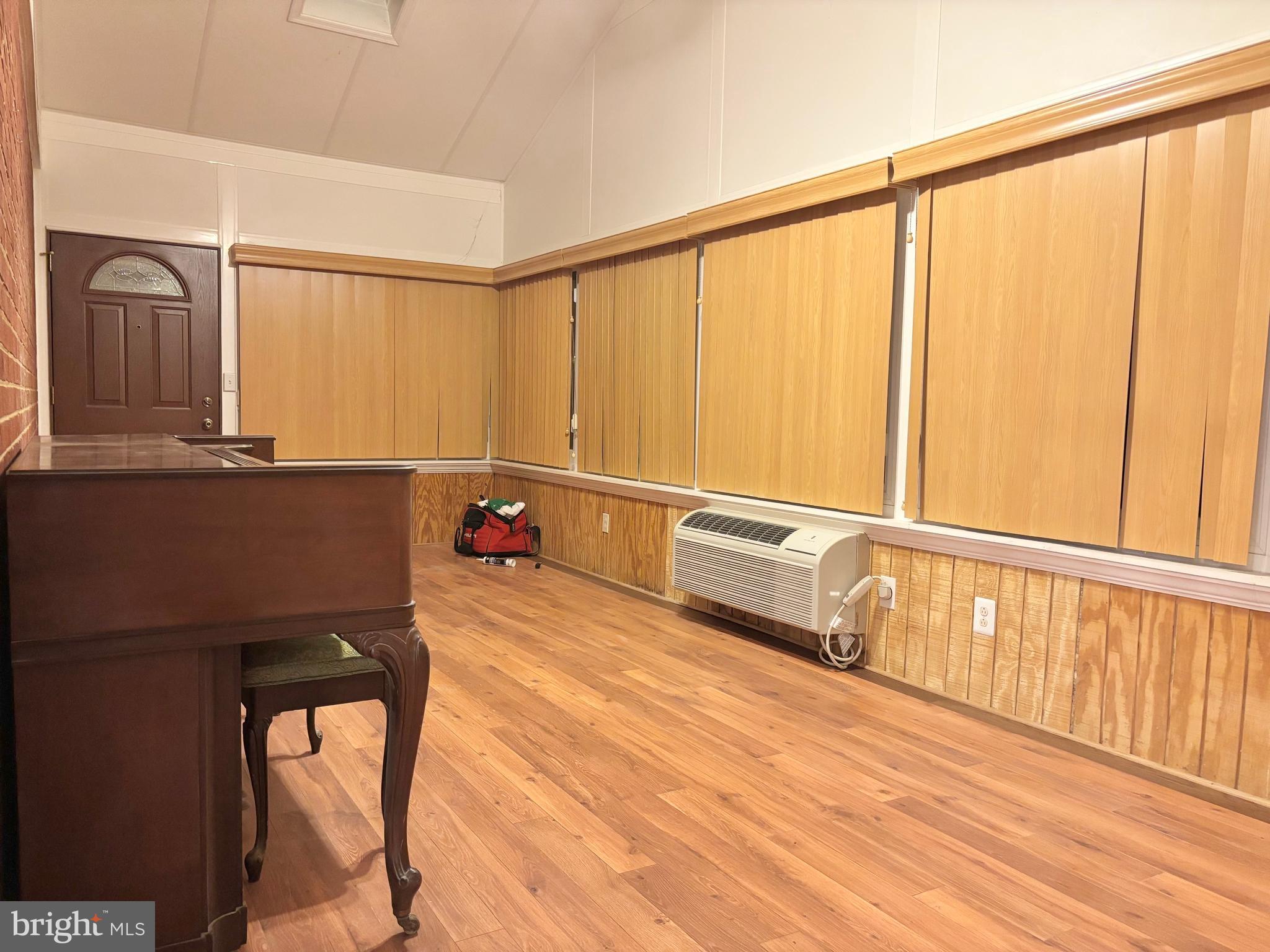 CARROLL KNOLLS - Residential Lease